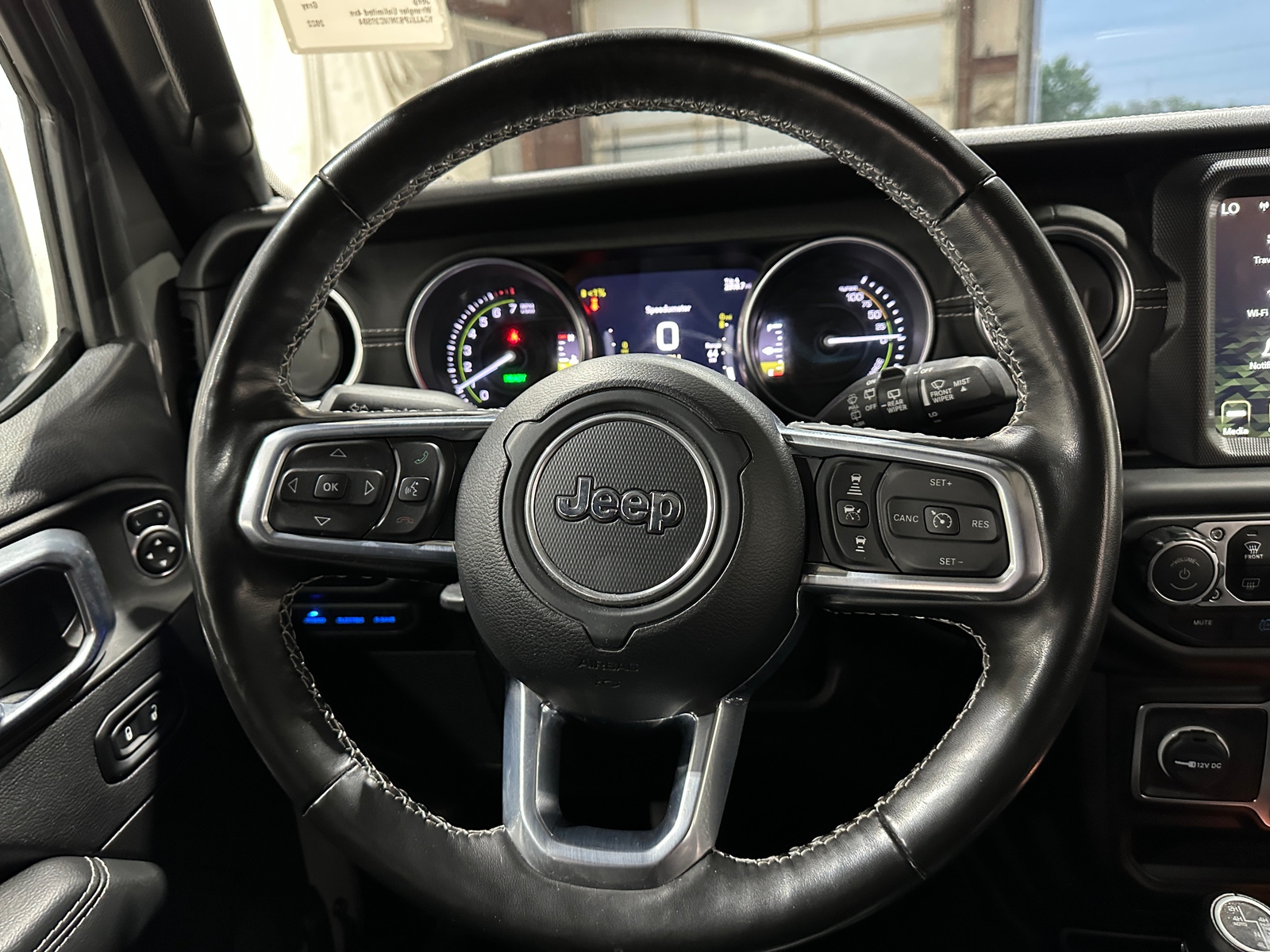 Thumbnail: 2016 Cadillac Escalade - 4