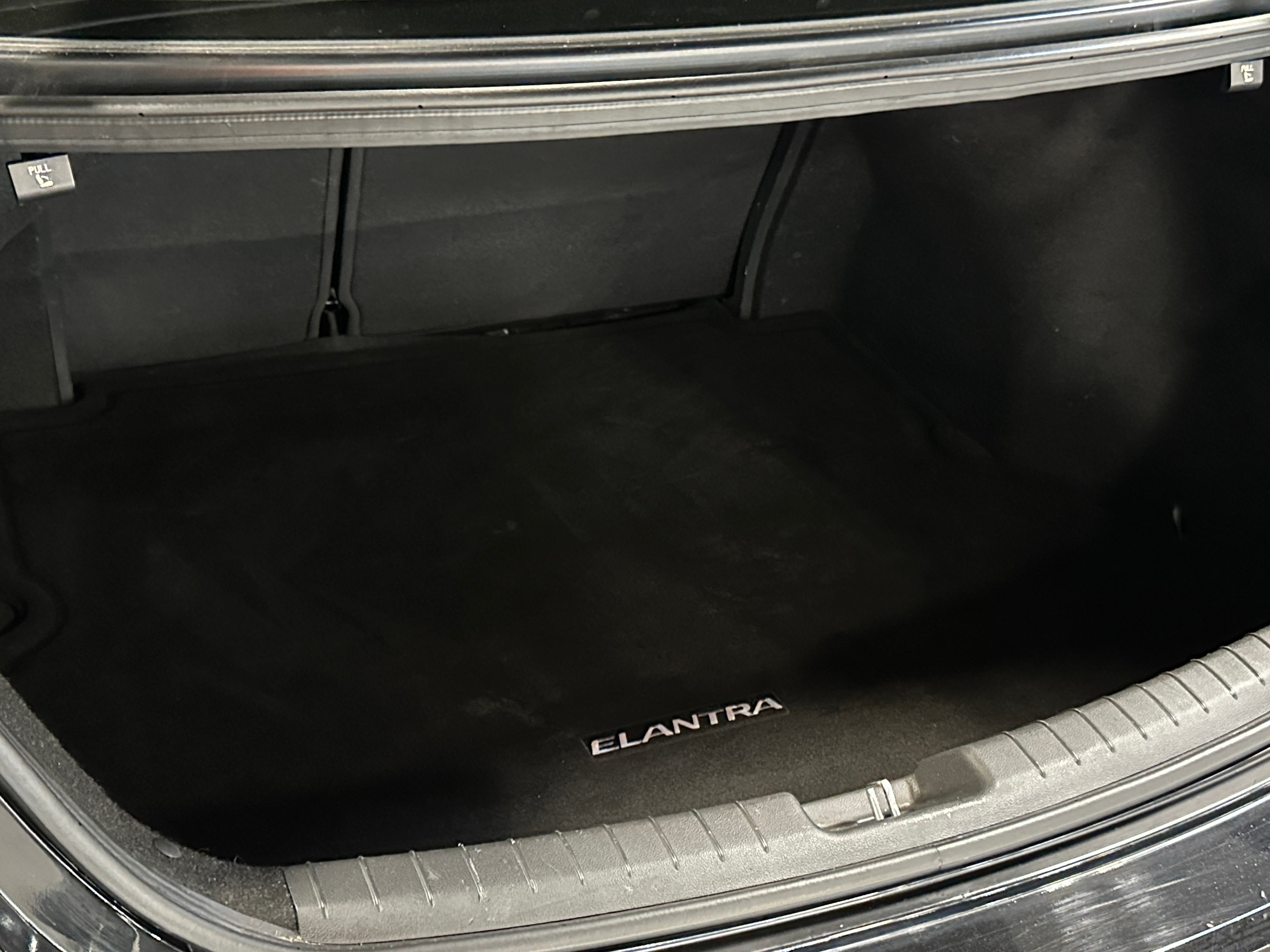 2017 Hyundai Elantra SE 7