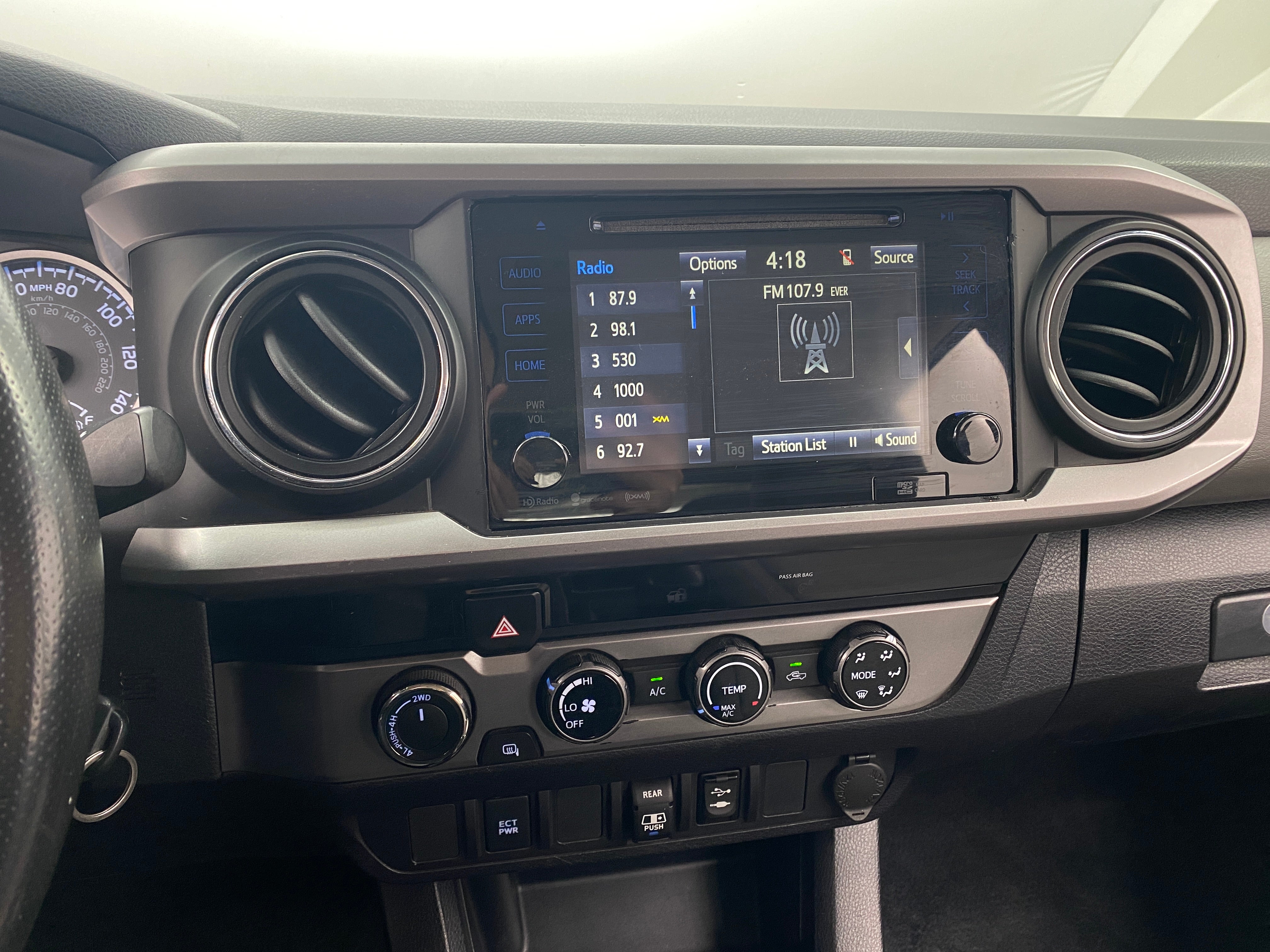 2018 Toyota Tacoma SR5 4