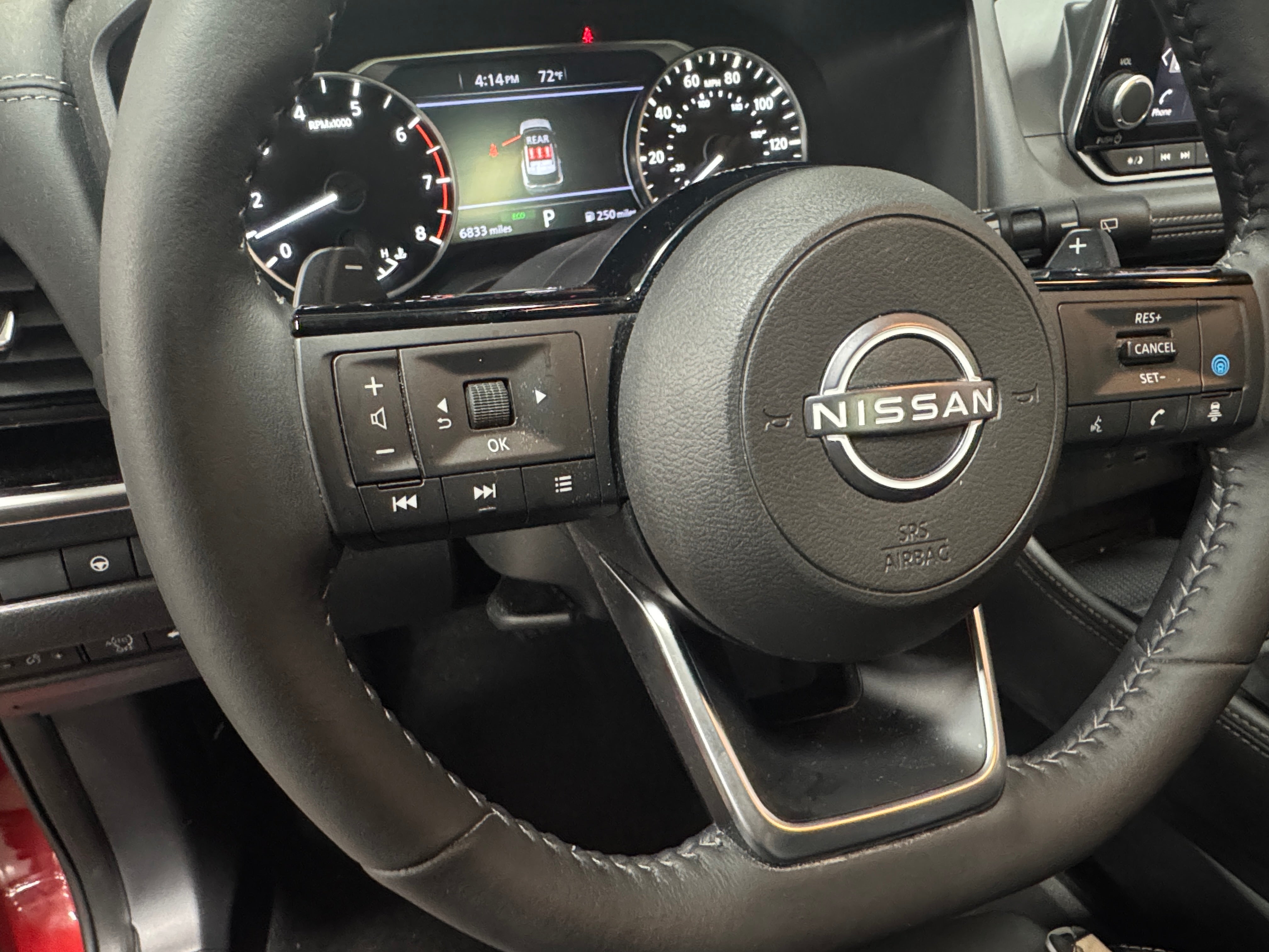 2023 Nissan Rogue SL 4
