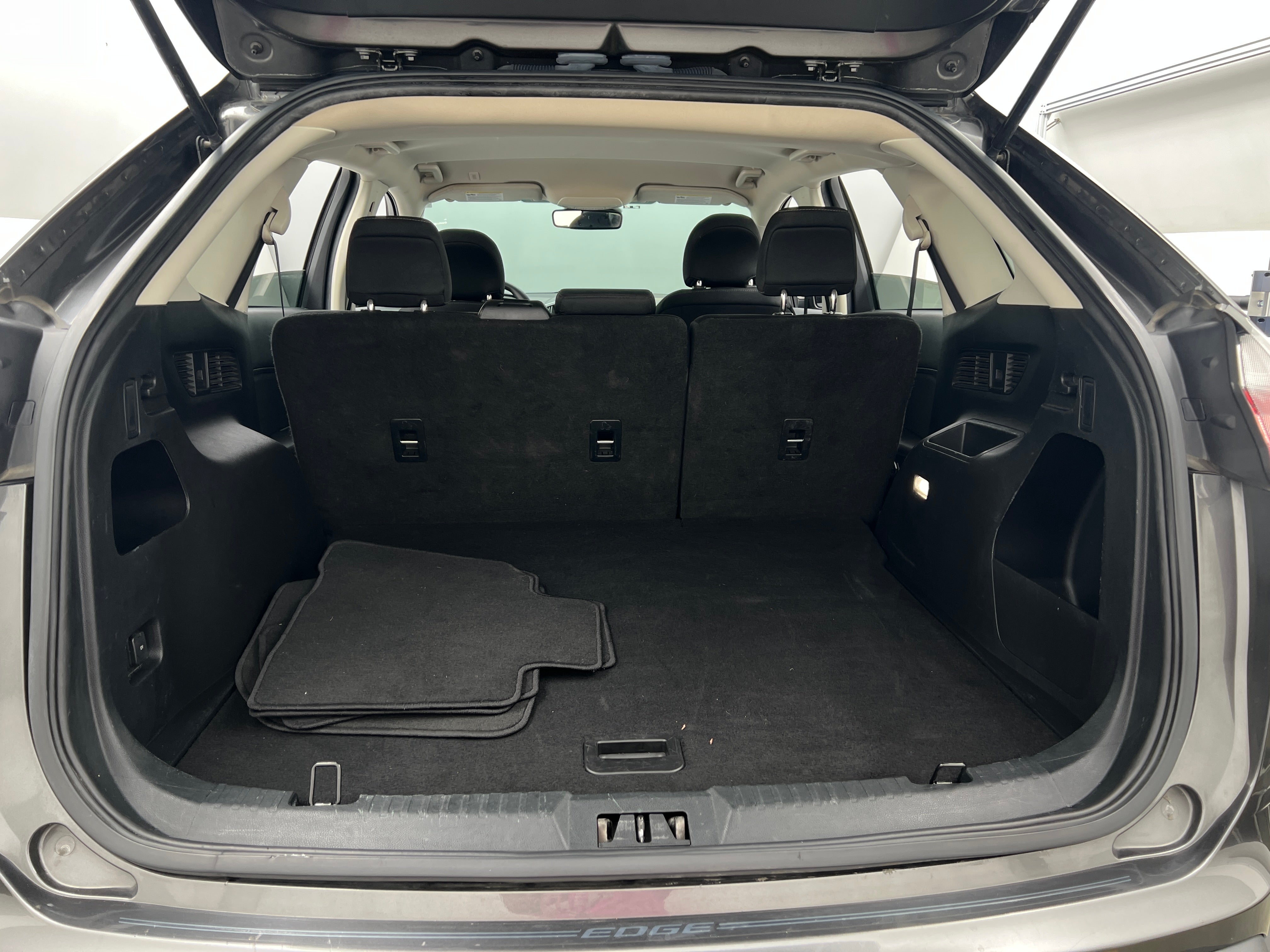 2019 Ford Edge SE 7