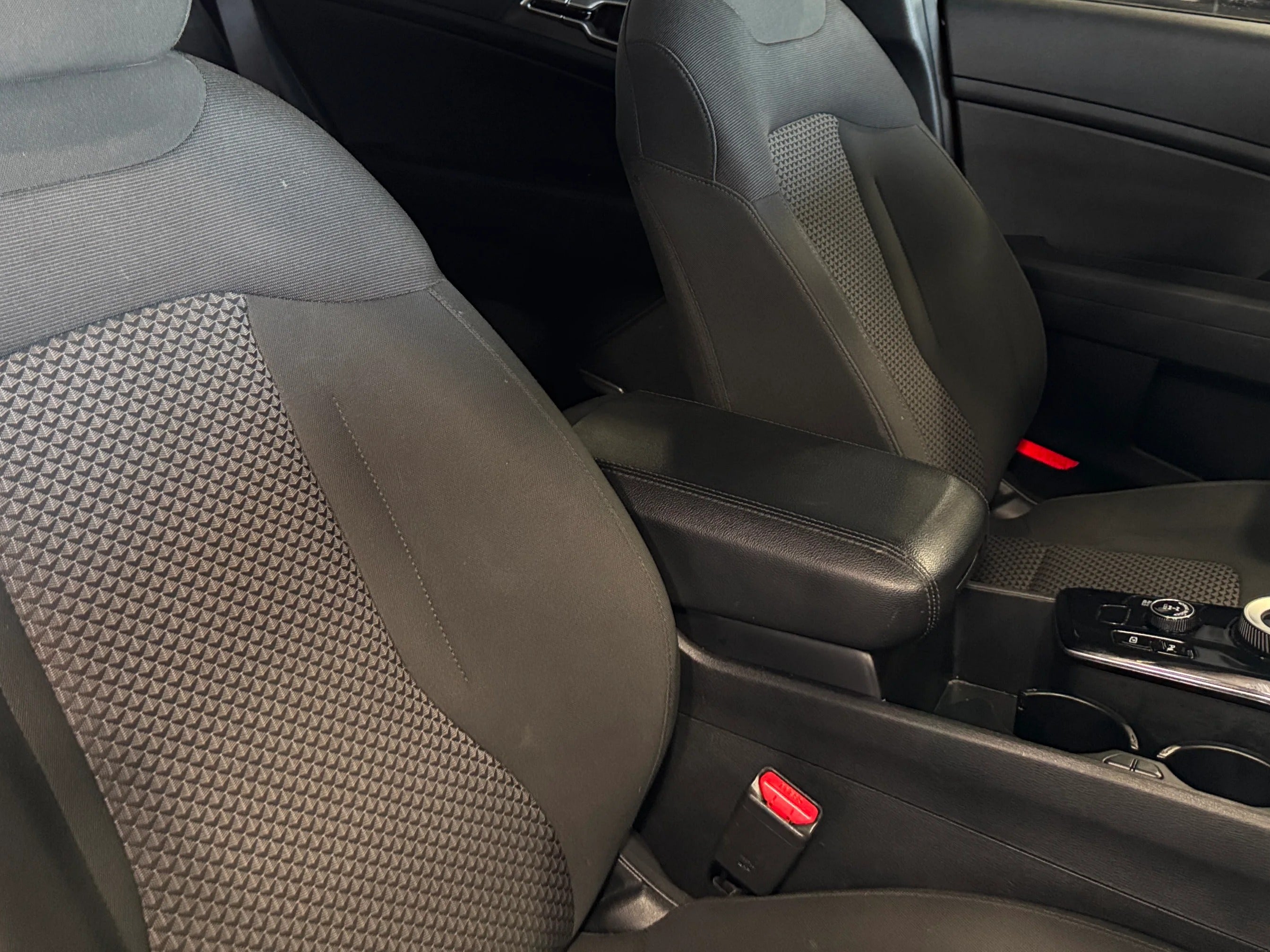 2023 Kia Sportage LX 2