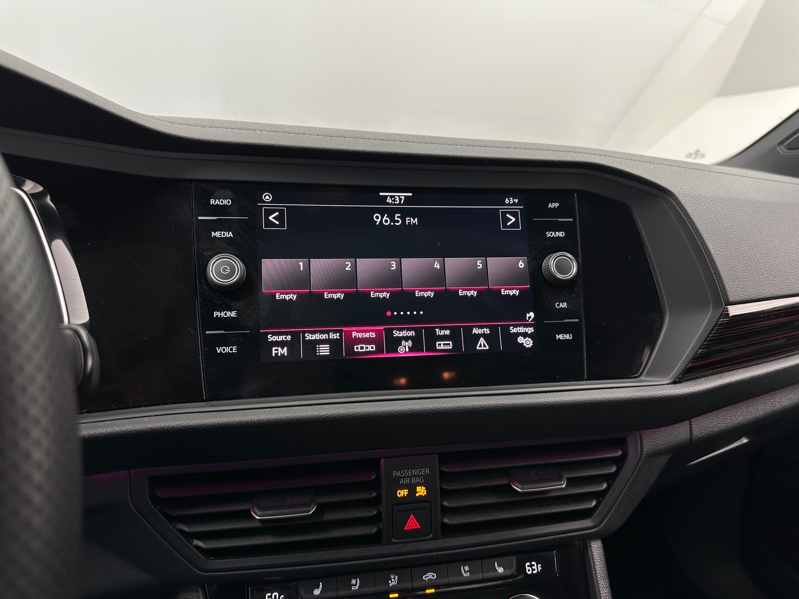 Thumbnail: 2024 Volkswagen Jetta - 3