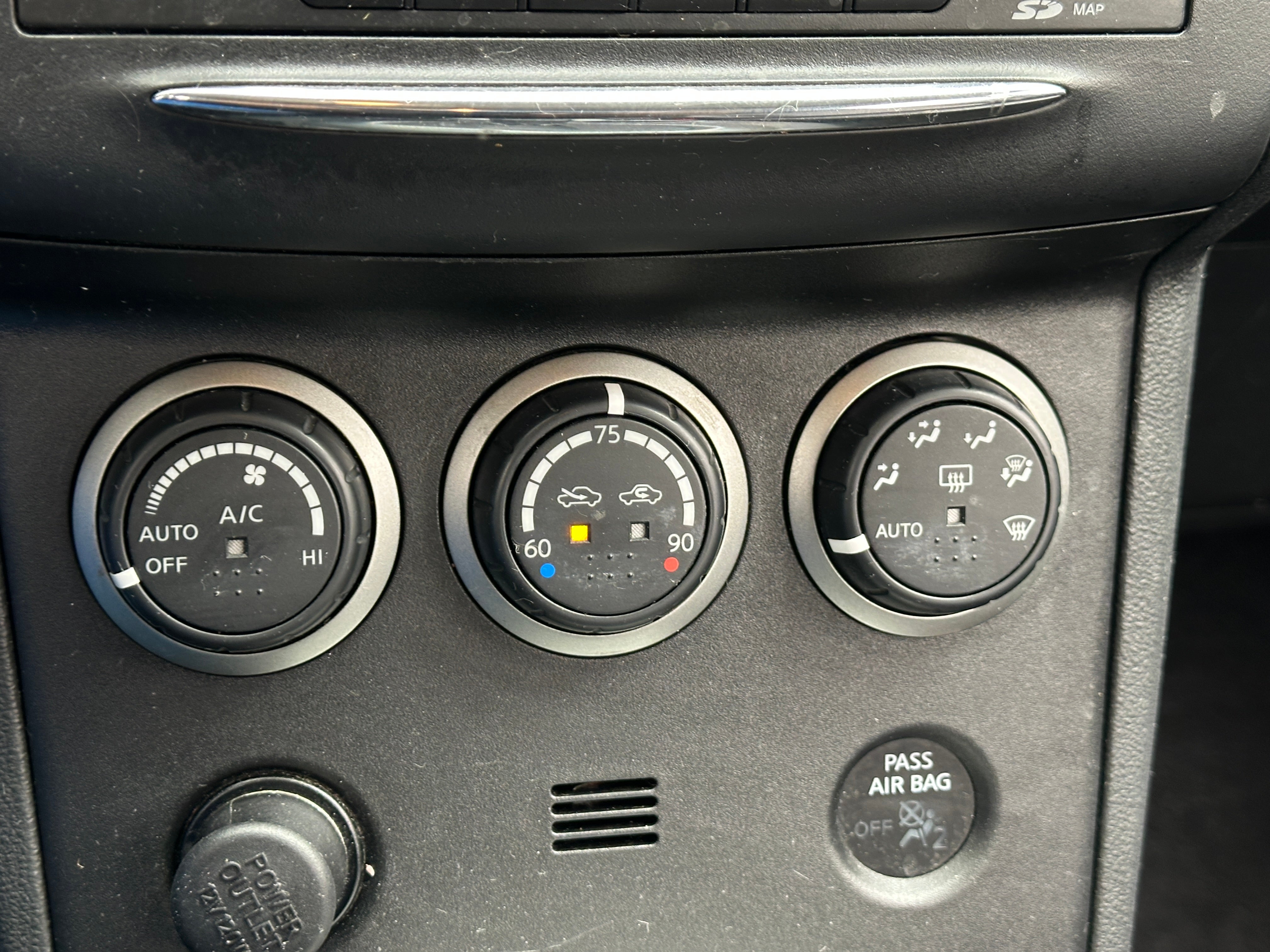 2012 Nissan Rogue SV 4