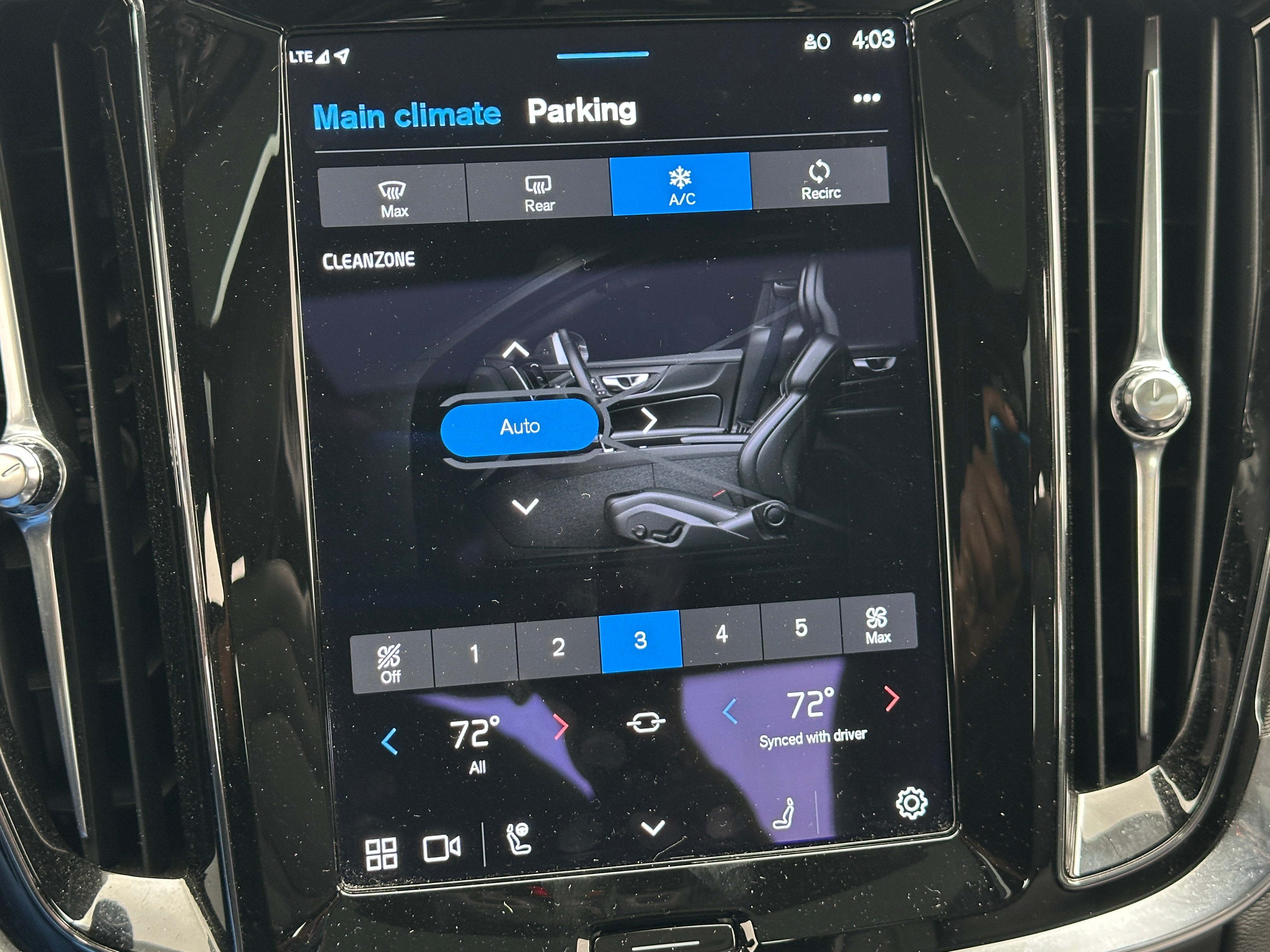 2024 Volvo S60 T8 Ultimate 3