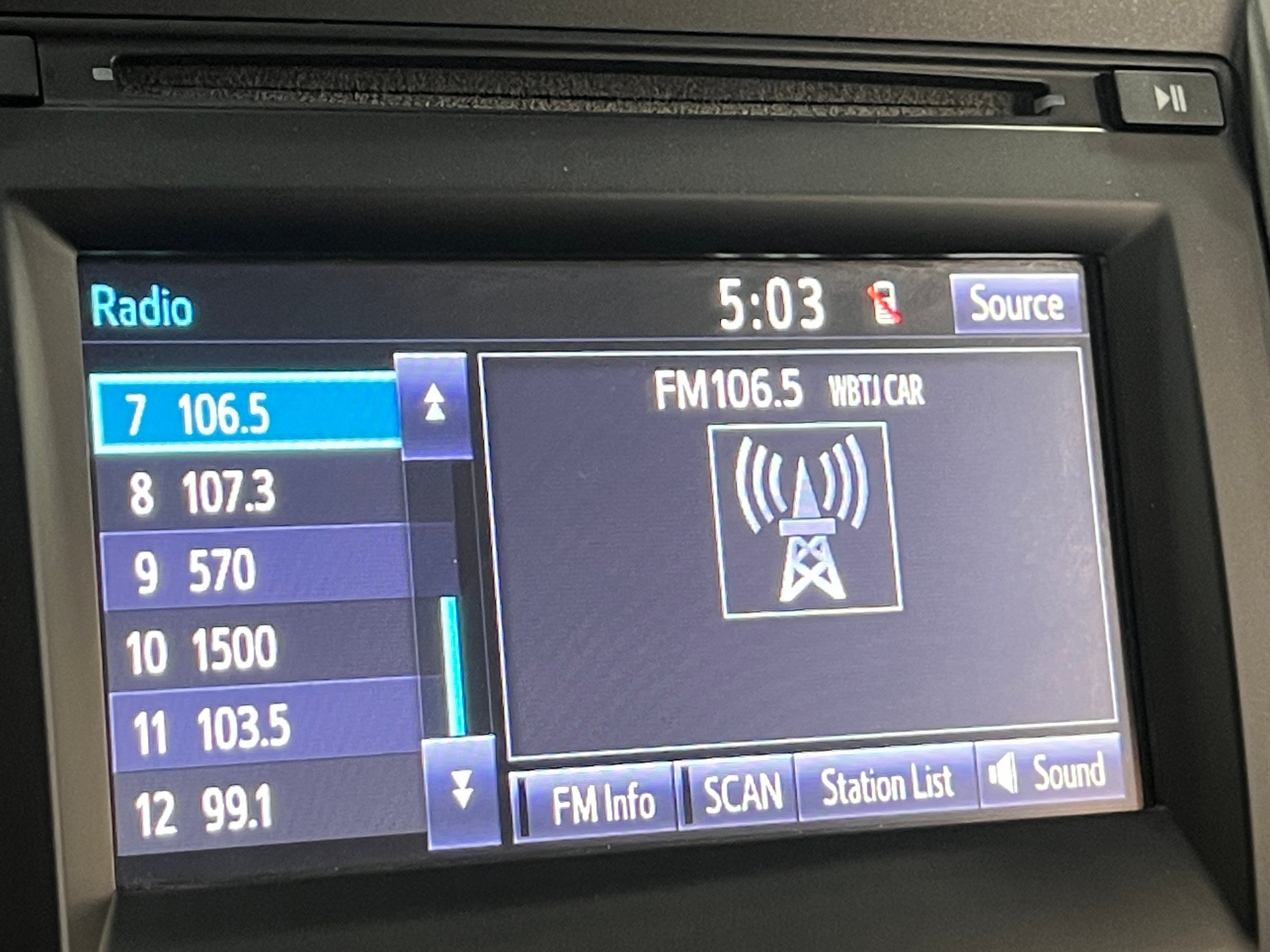 2015 Toyota Camry SE 4