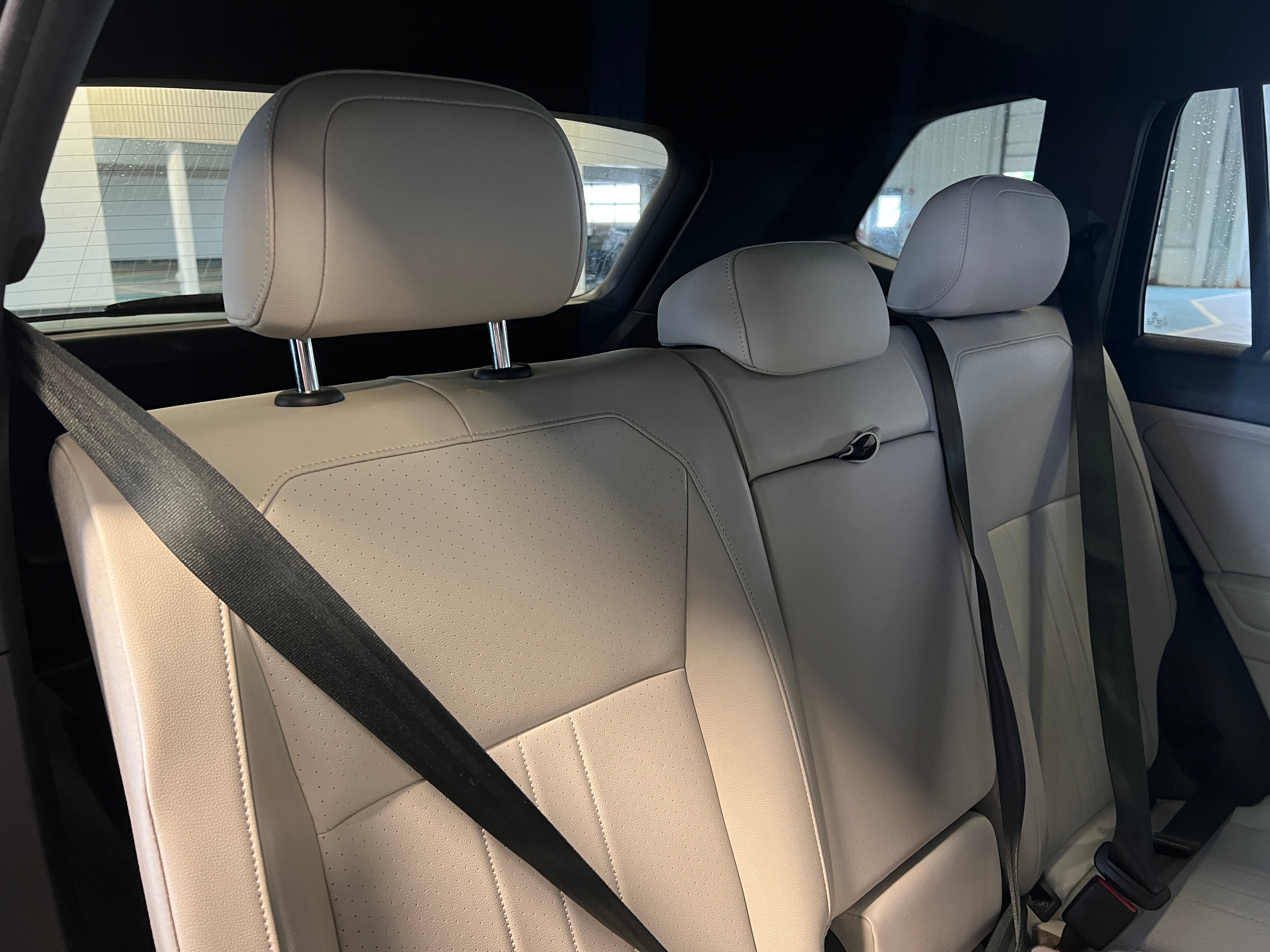 2022 Volkswagen Tiguan SE R-Line Black 5