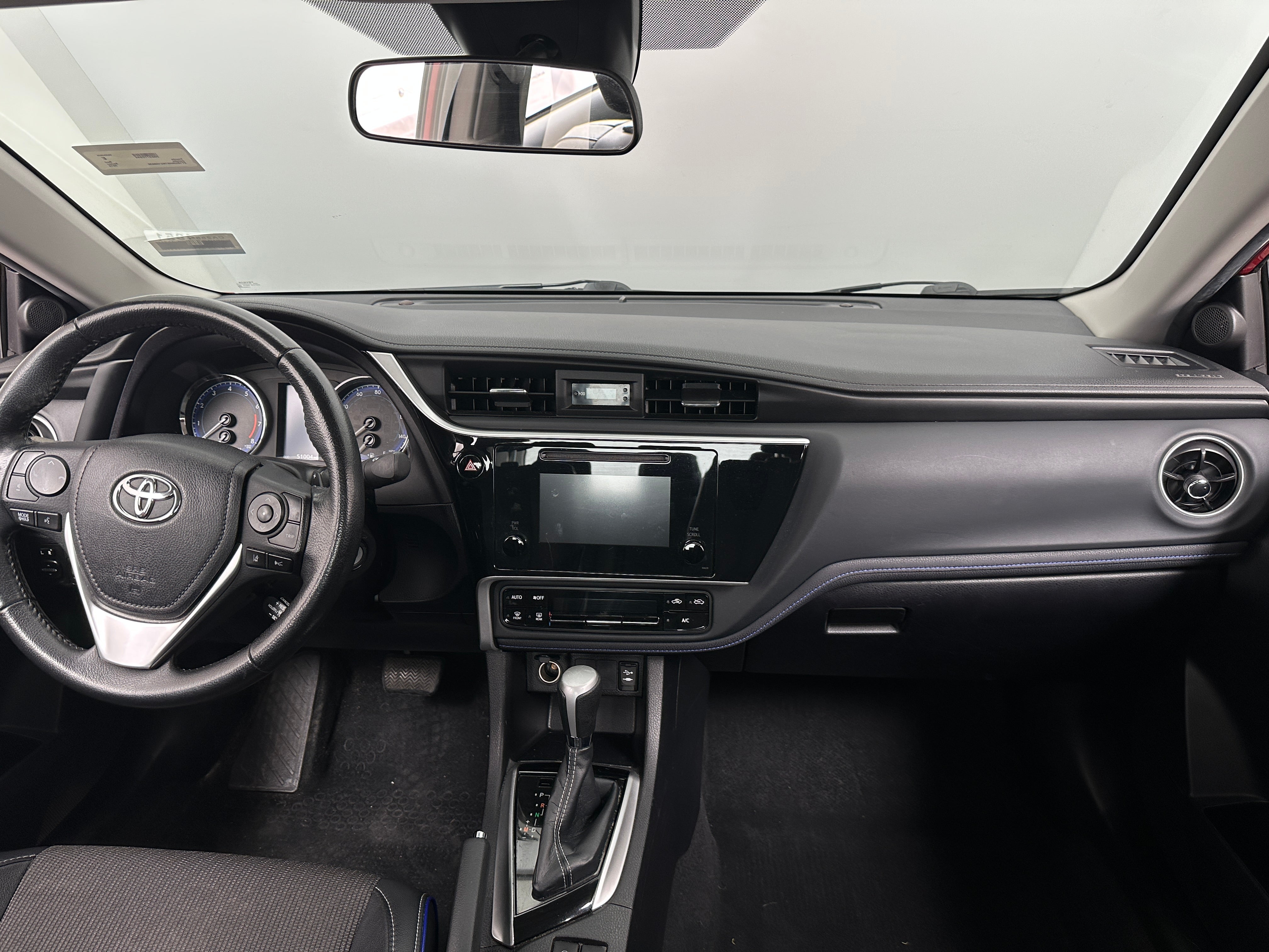 2019 Toyota Corolla SE 2