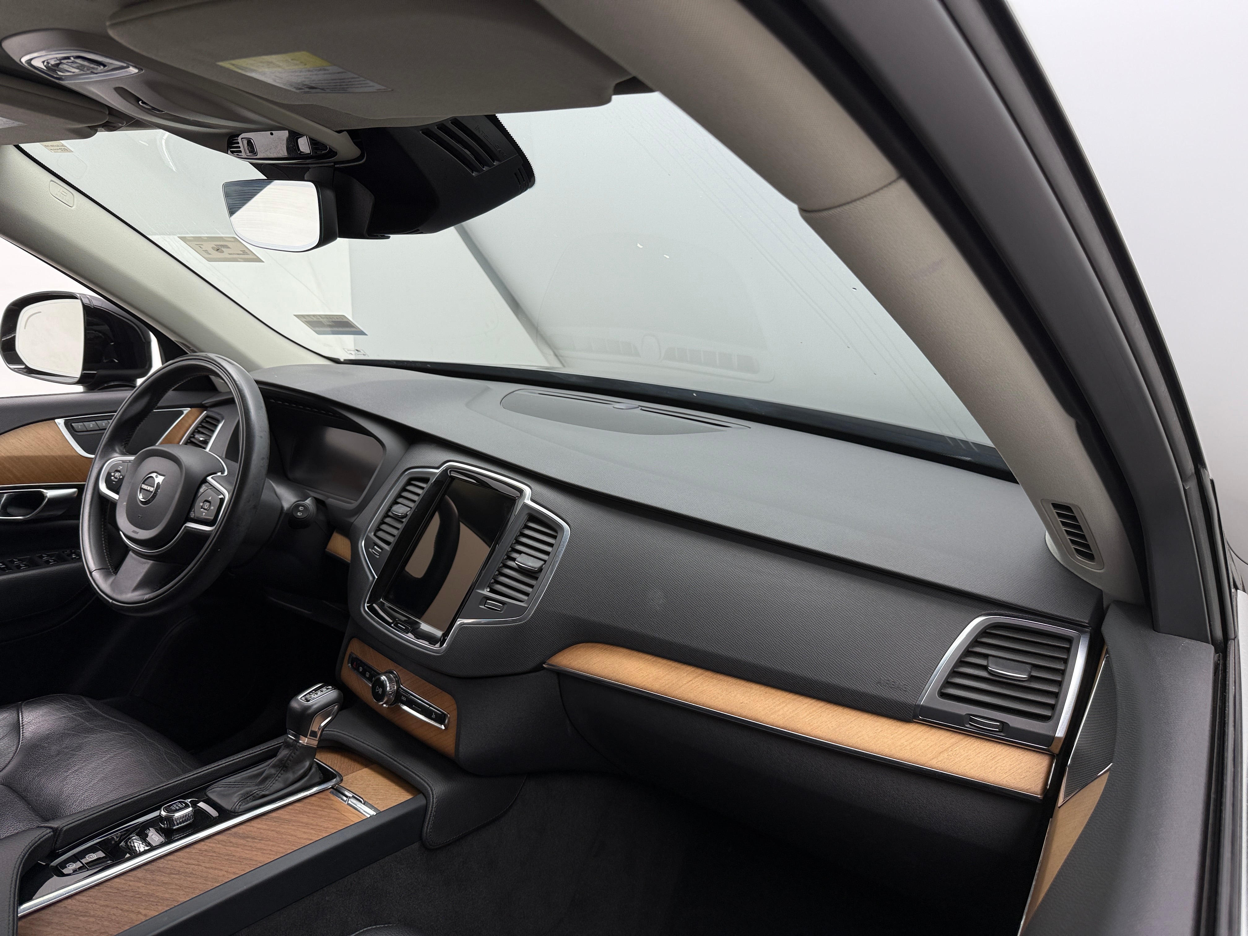 2021 Volvo XC90 T5 Momentum 2