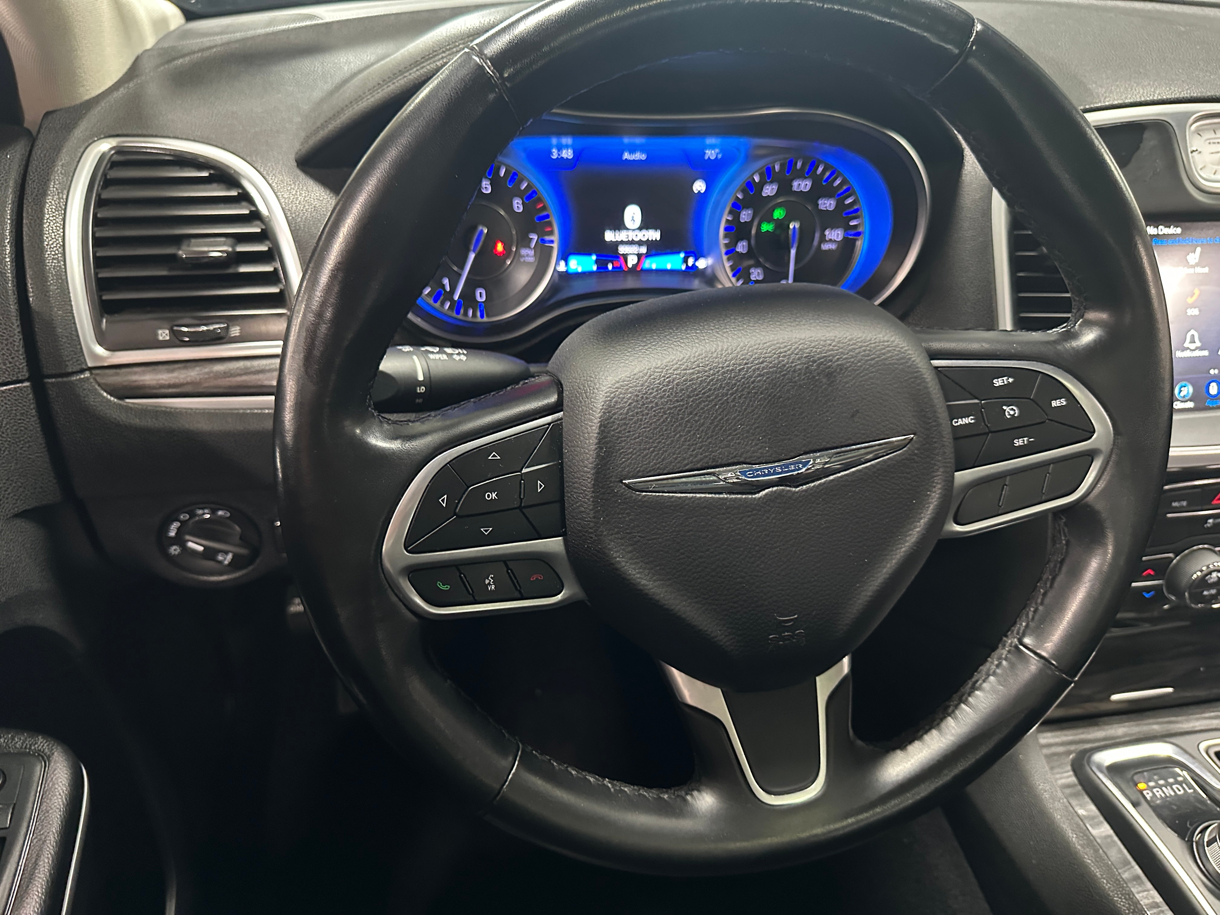 2019 Chrysler 300 Touring 4