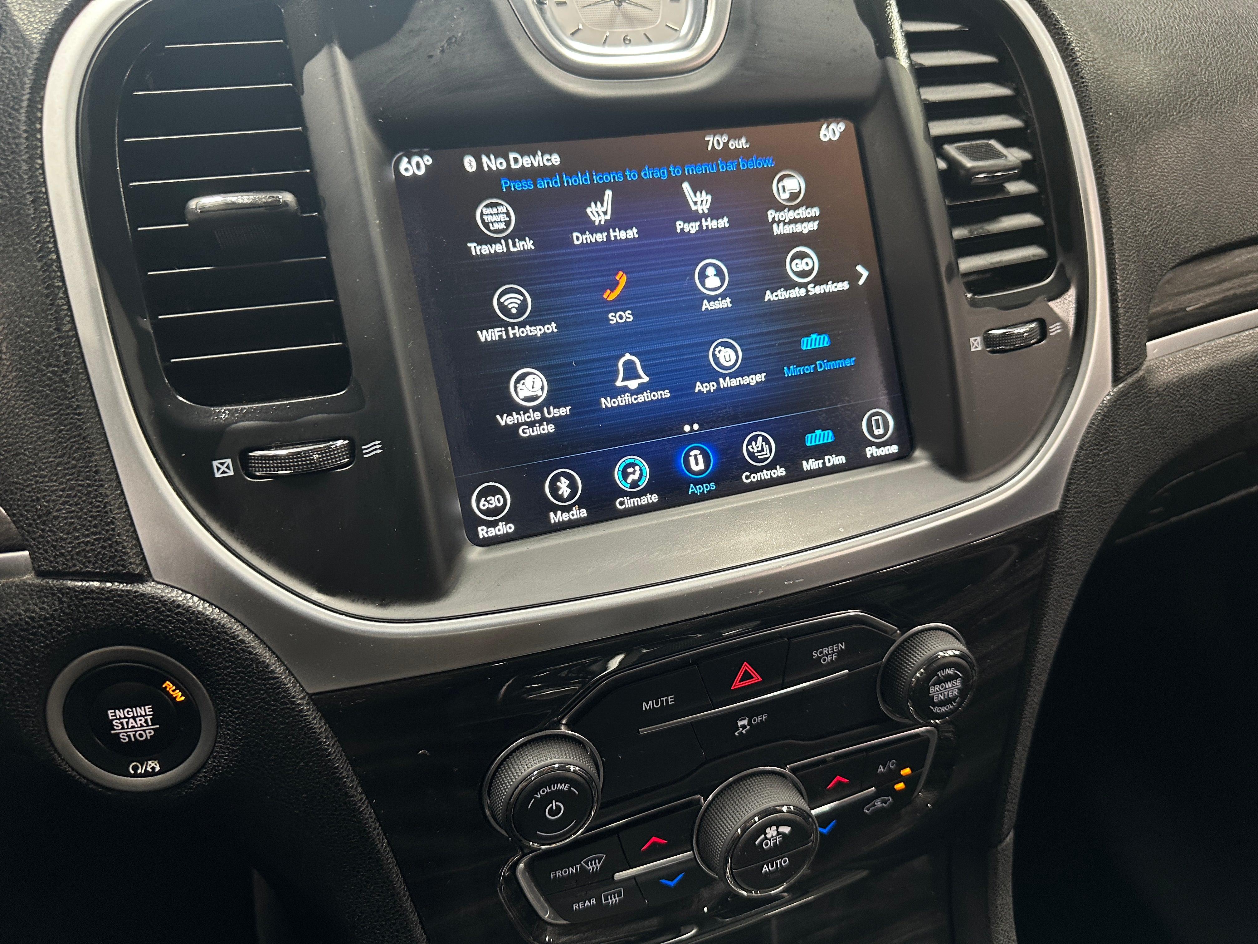 2019 Chrysler 300 Touring 3