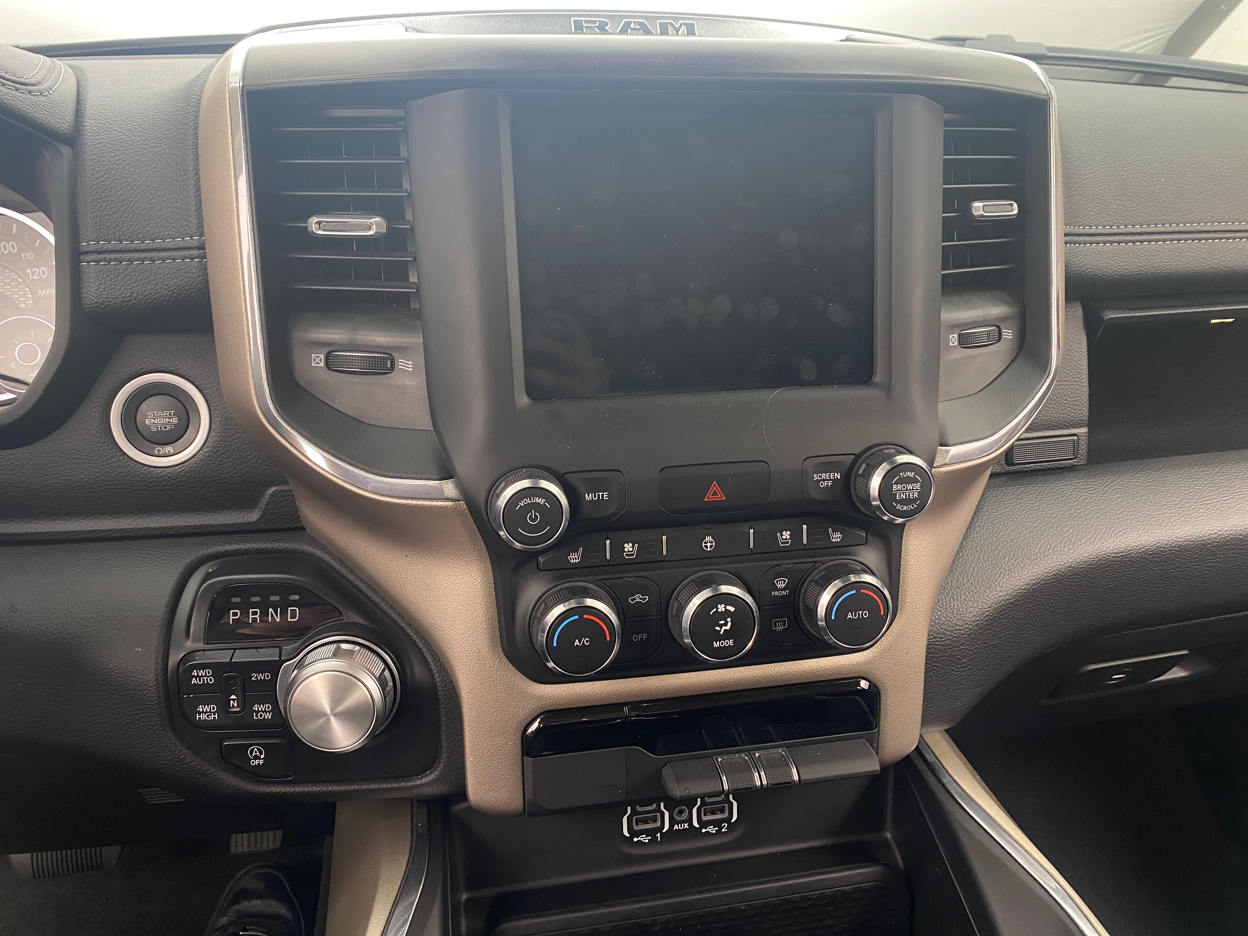 2021 RAM 1500 Laramie 4