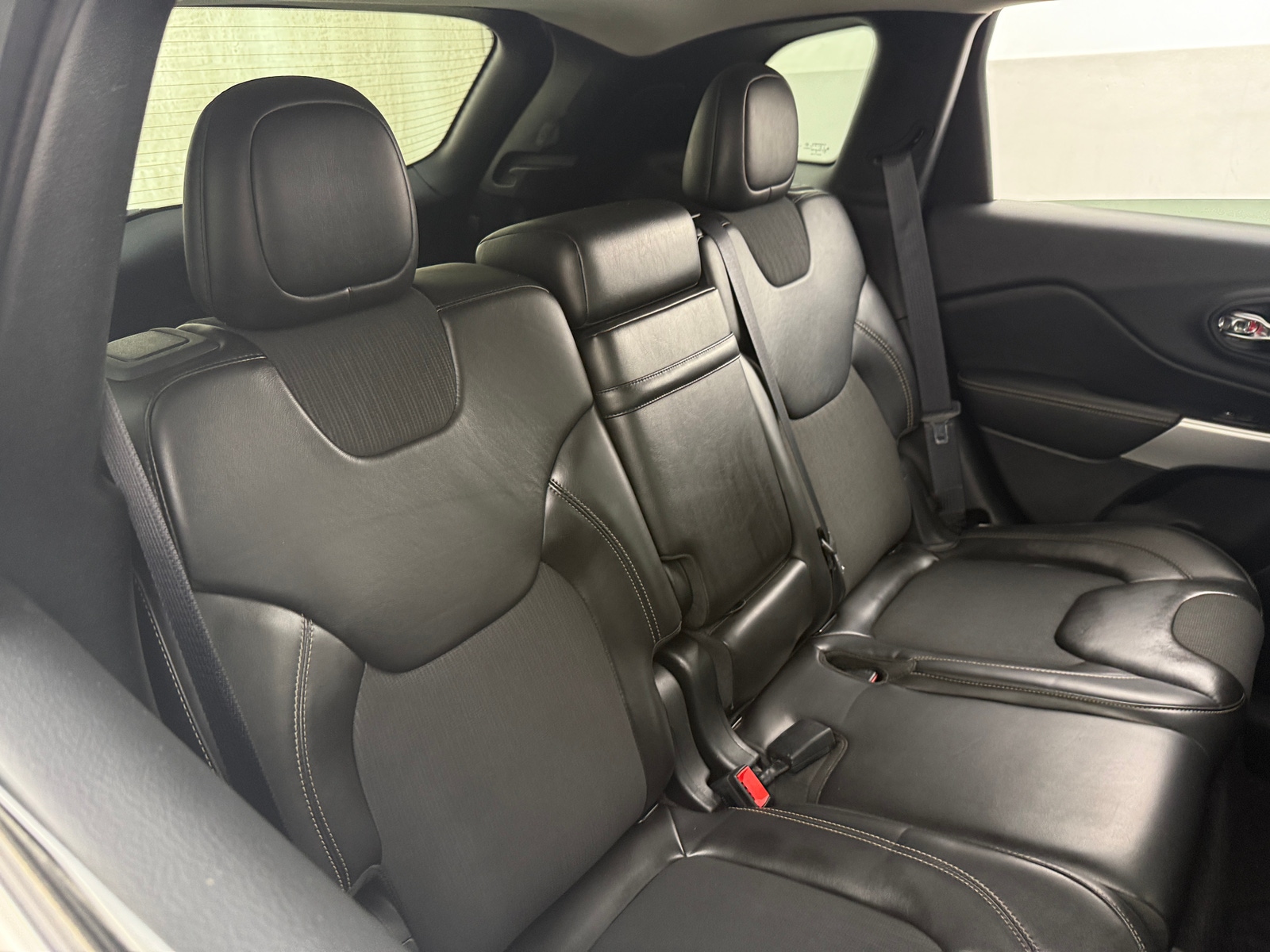 Thumbnail: 2018 Jeep Cherokee - 6