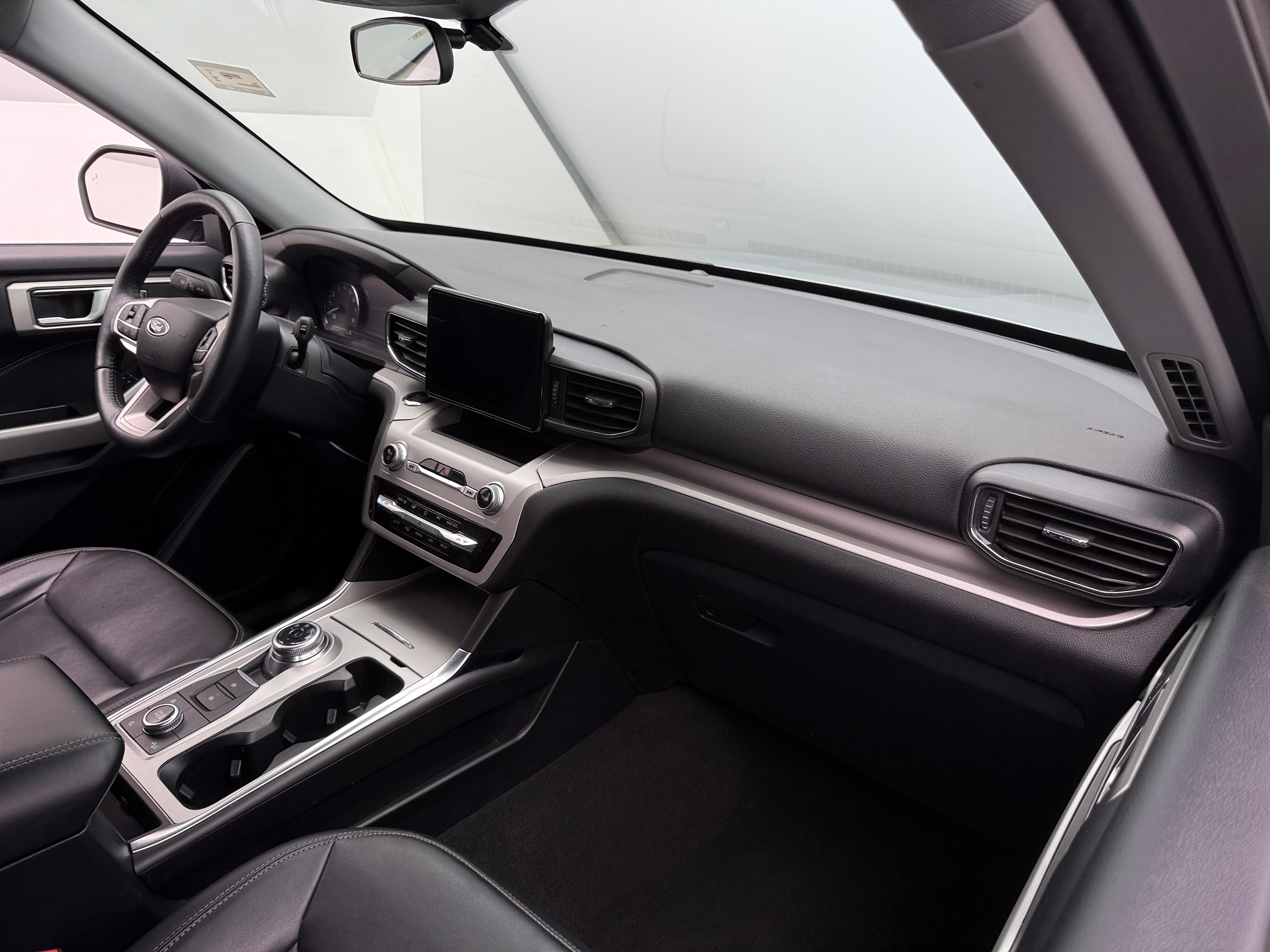 2024 Ford Explorer XLT 3