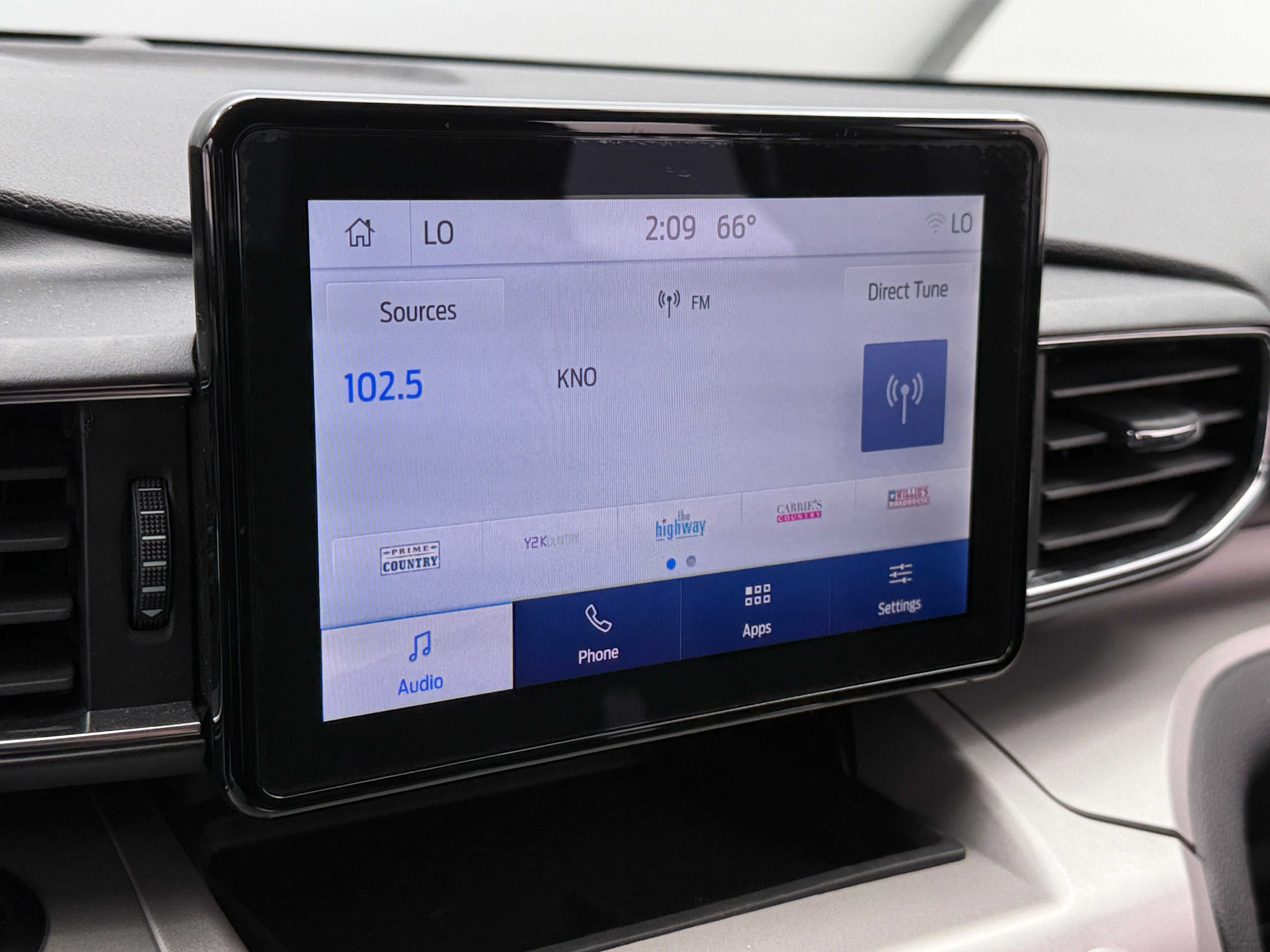 2024 Ford Explorer XLT 4