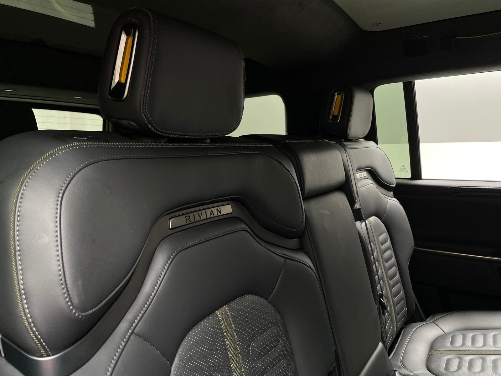 Thumbnail: 2023 Rivian R1S - 5