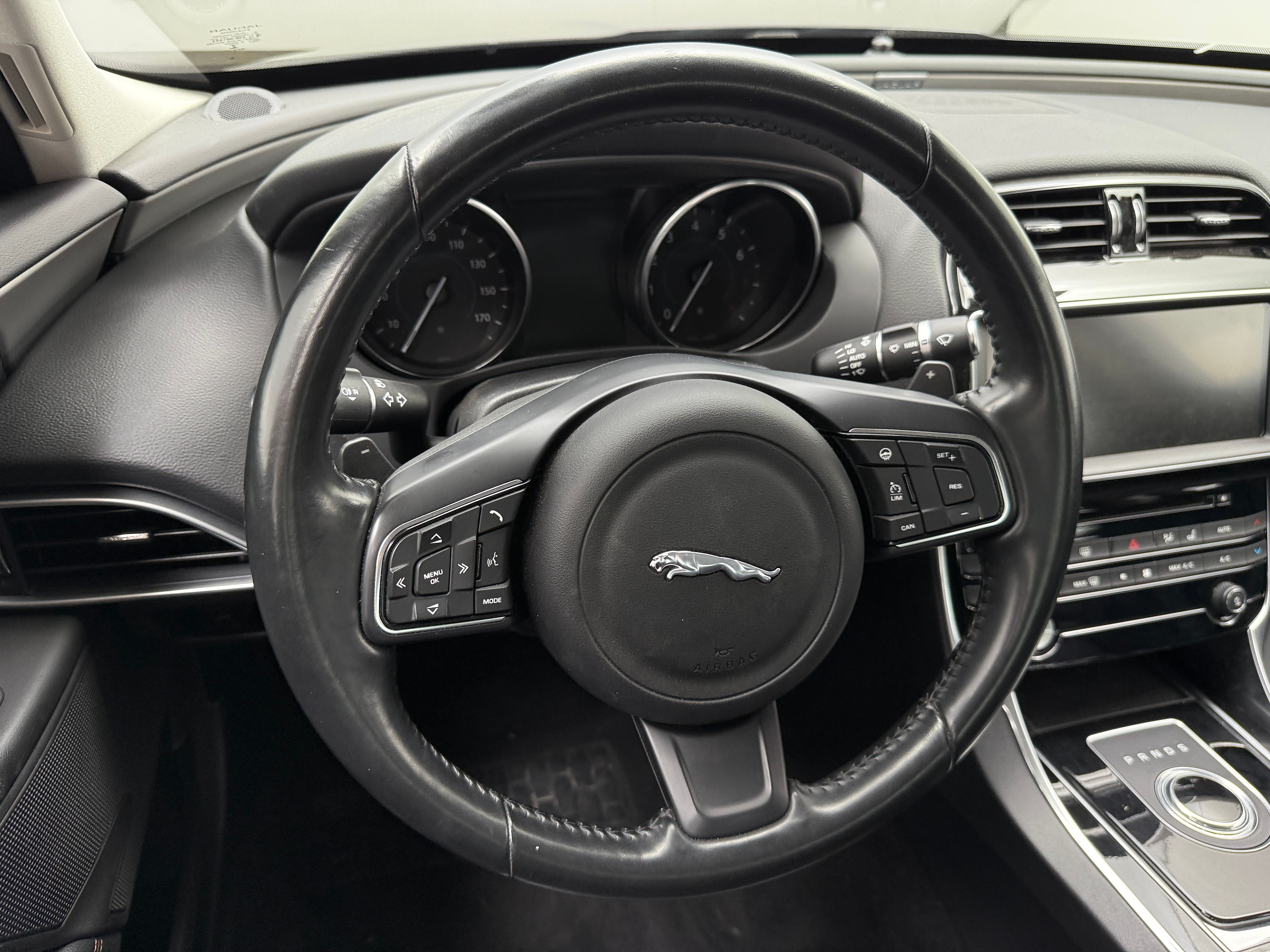 2017 Jaguar XE Prestige 4