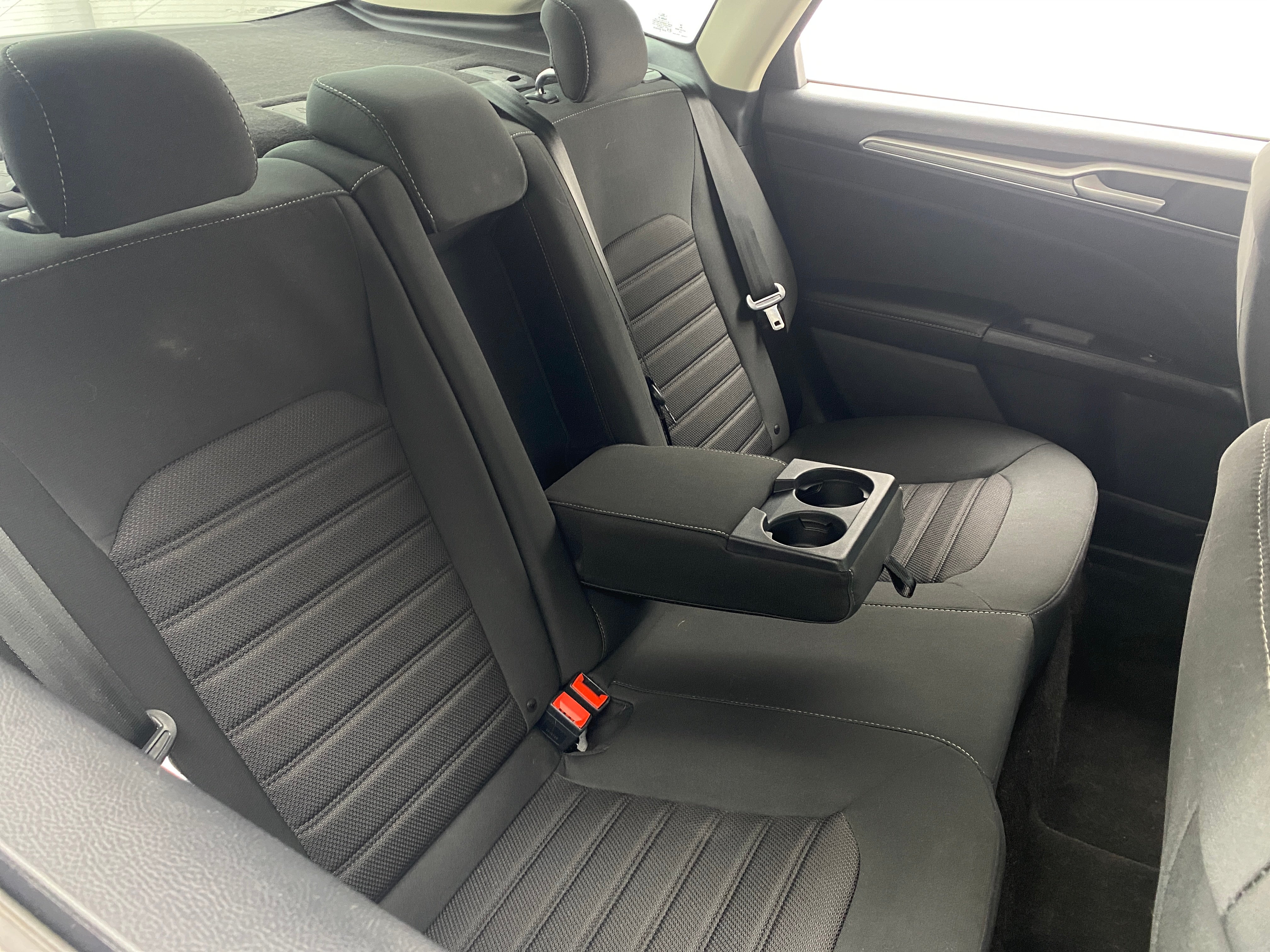 2020 Ford Fusion SE 6
