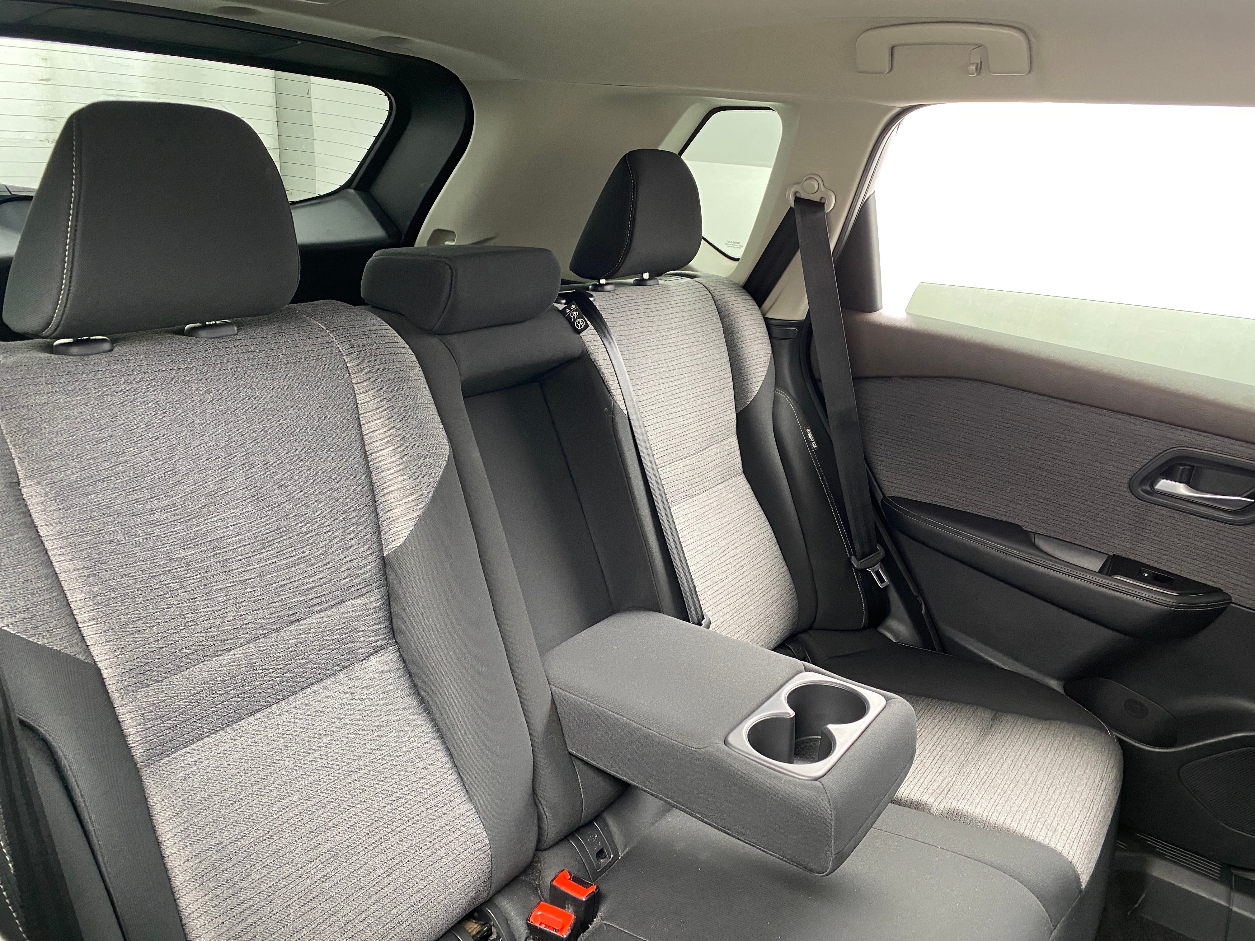2023 Nissan Rogue SV 6