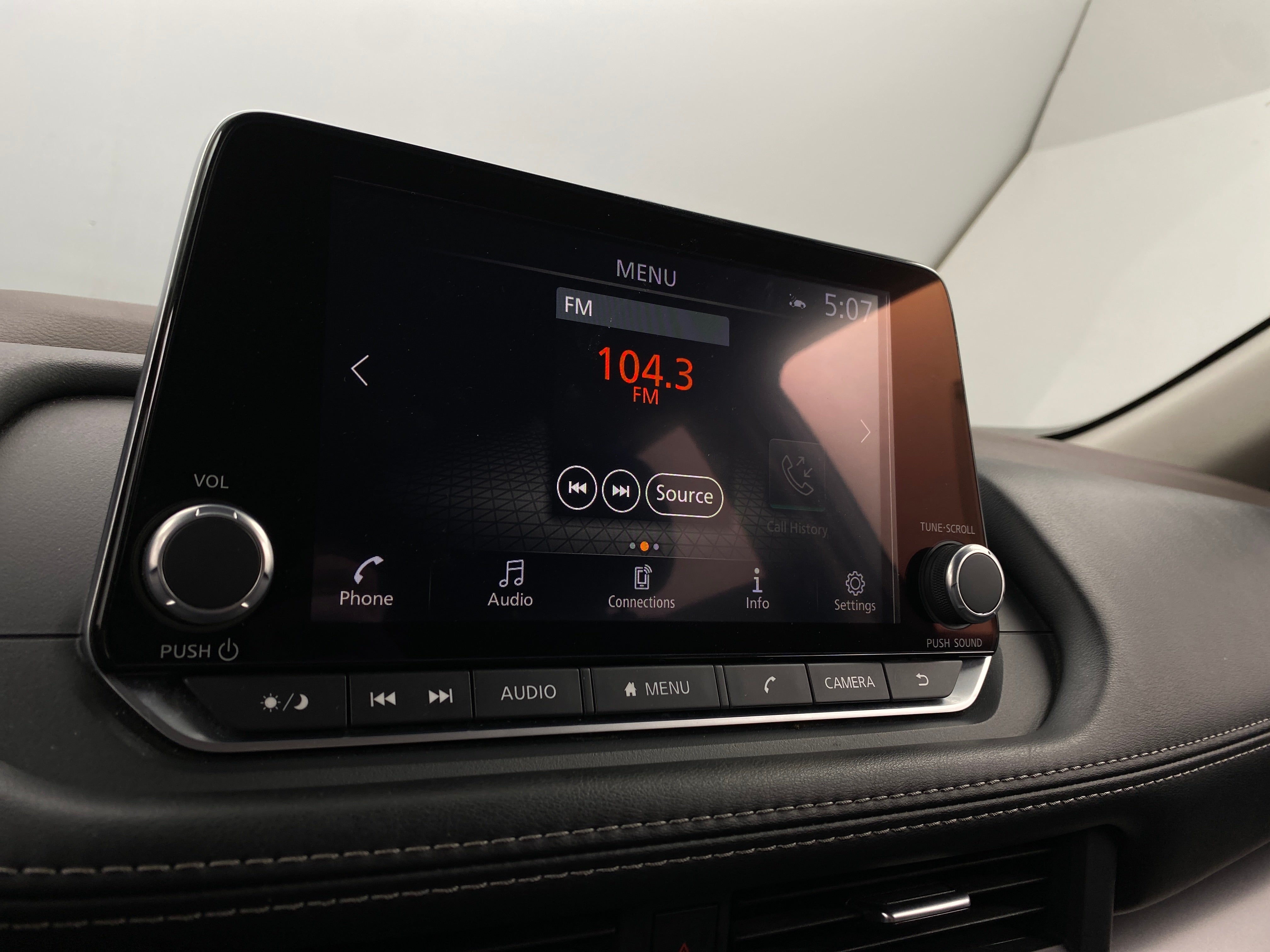 2023 Nissan Rogue SV 4