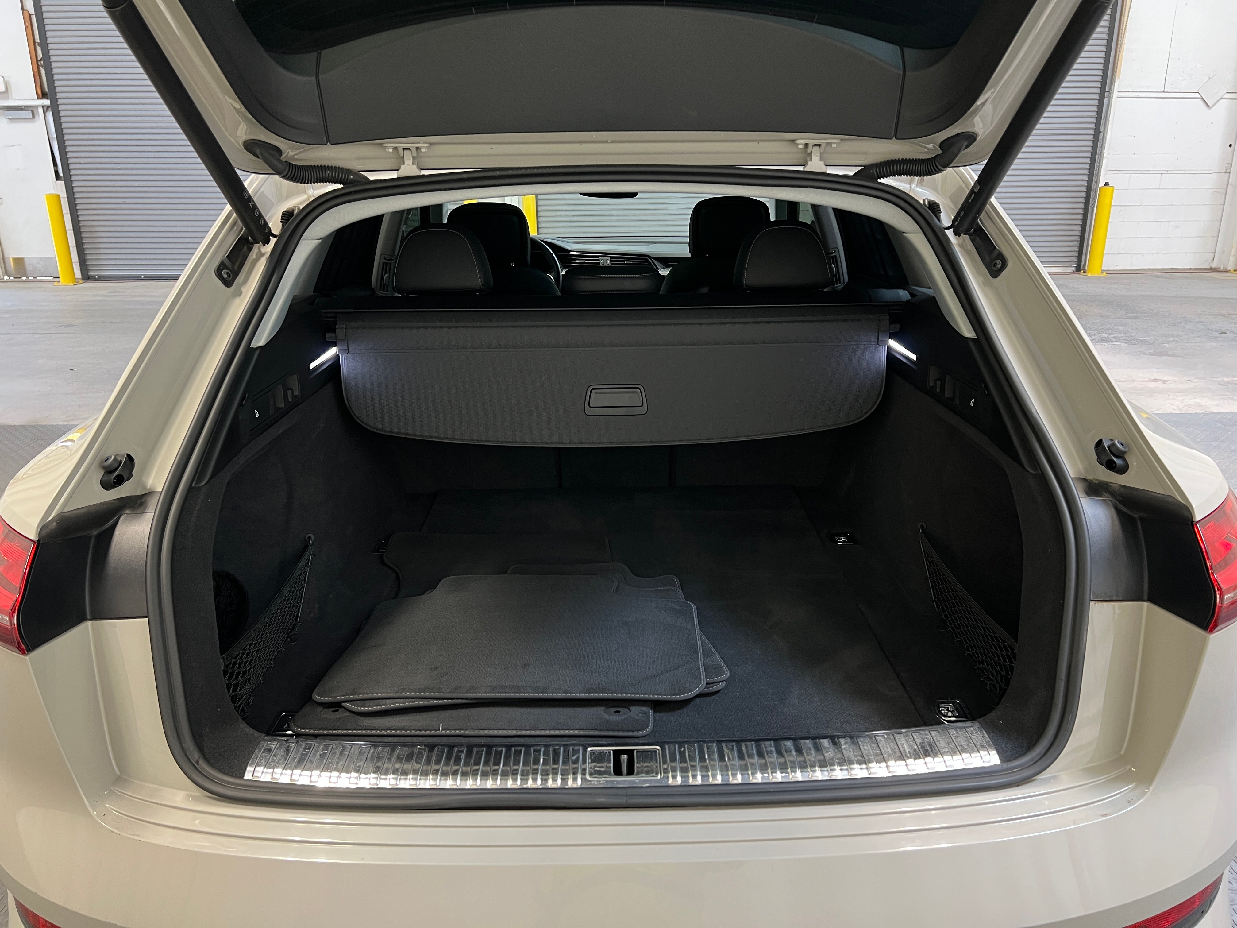 2021 Audi e-tron Prestige 6
