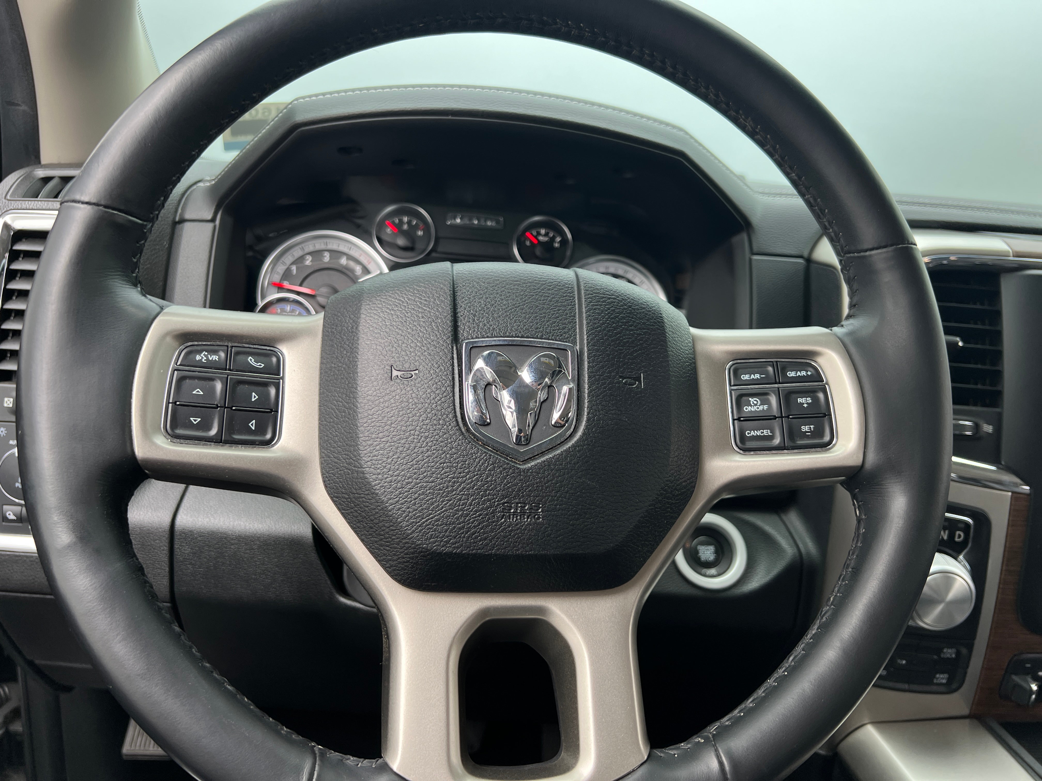 2017 RAM 1500 Laramie 4