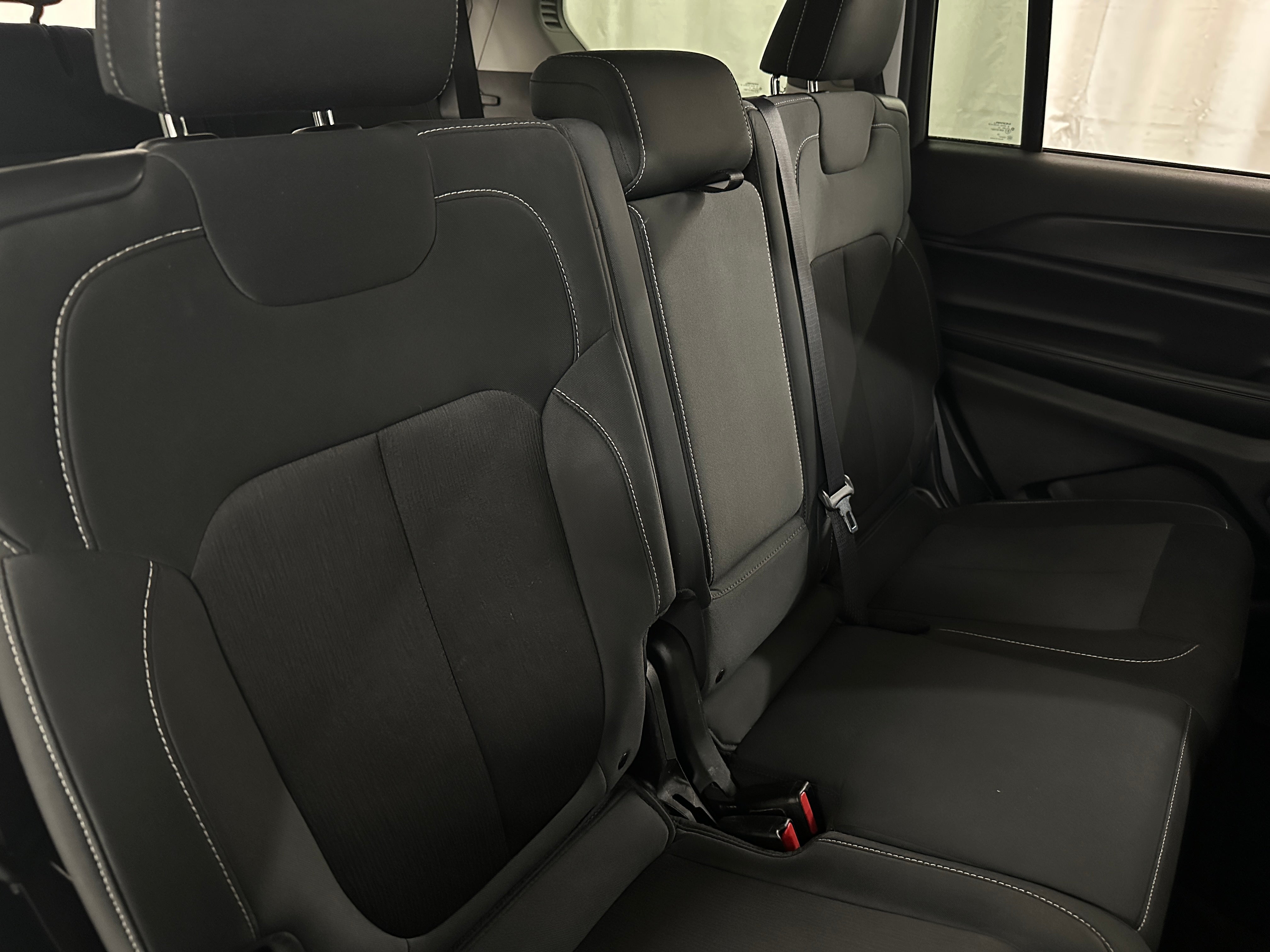 2023 Jeep Grand Cherokee L Laredo 6