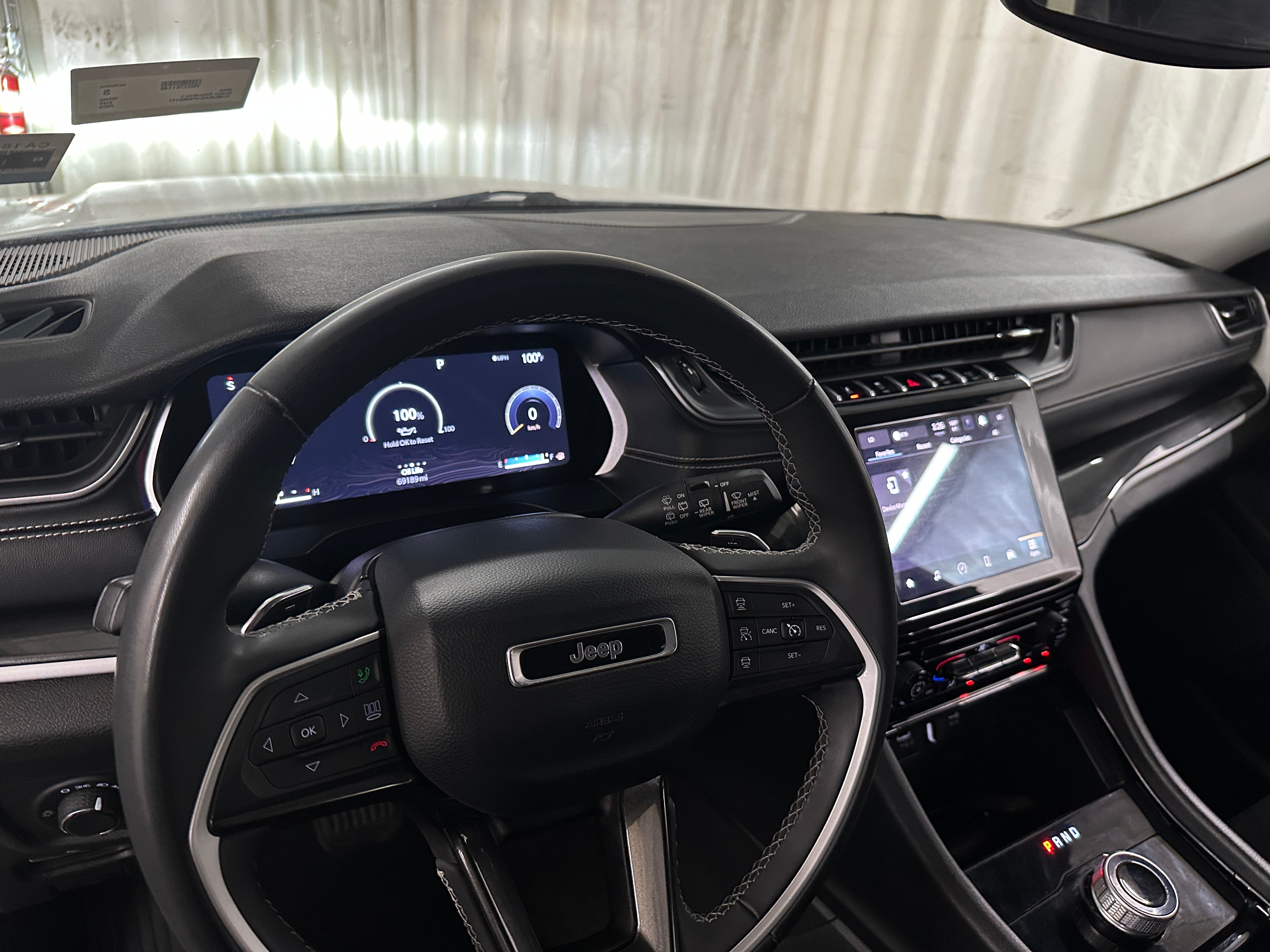 2023 Jeep Grand Cherokee L Laredo 3