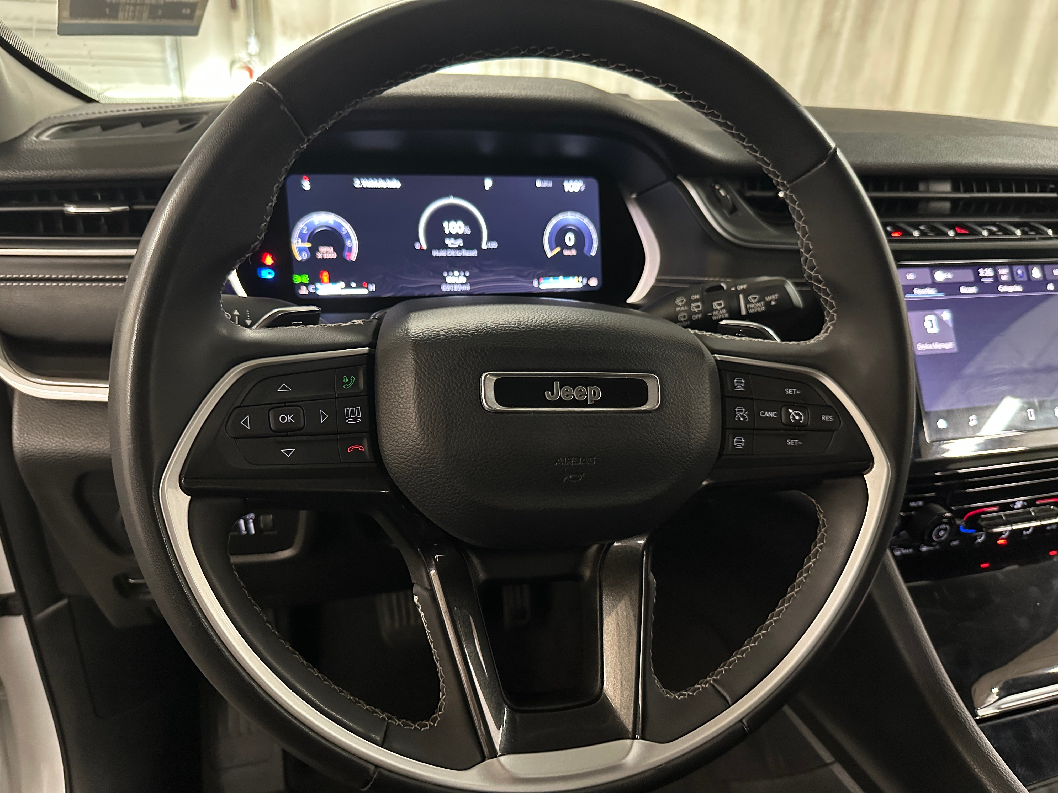2023 Jeep Grand Cherokee L Laredo 5