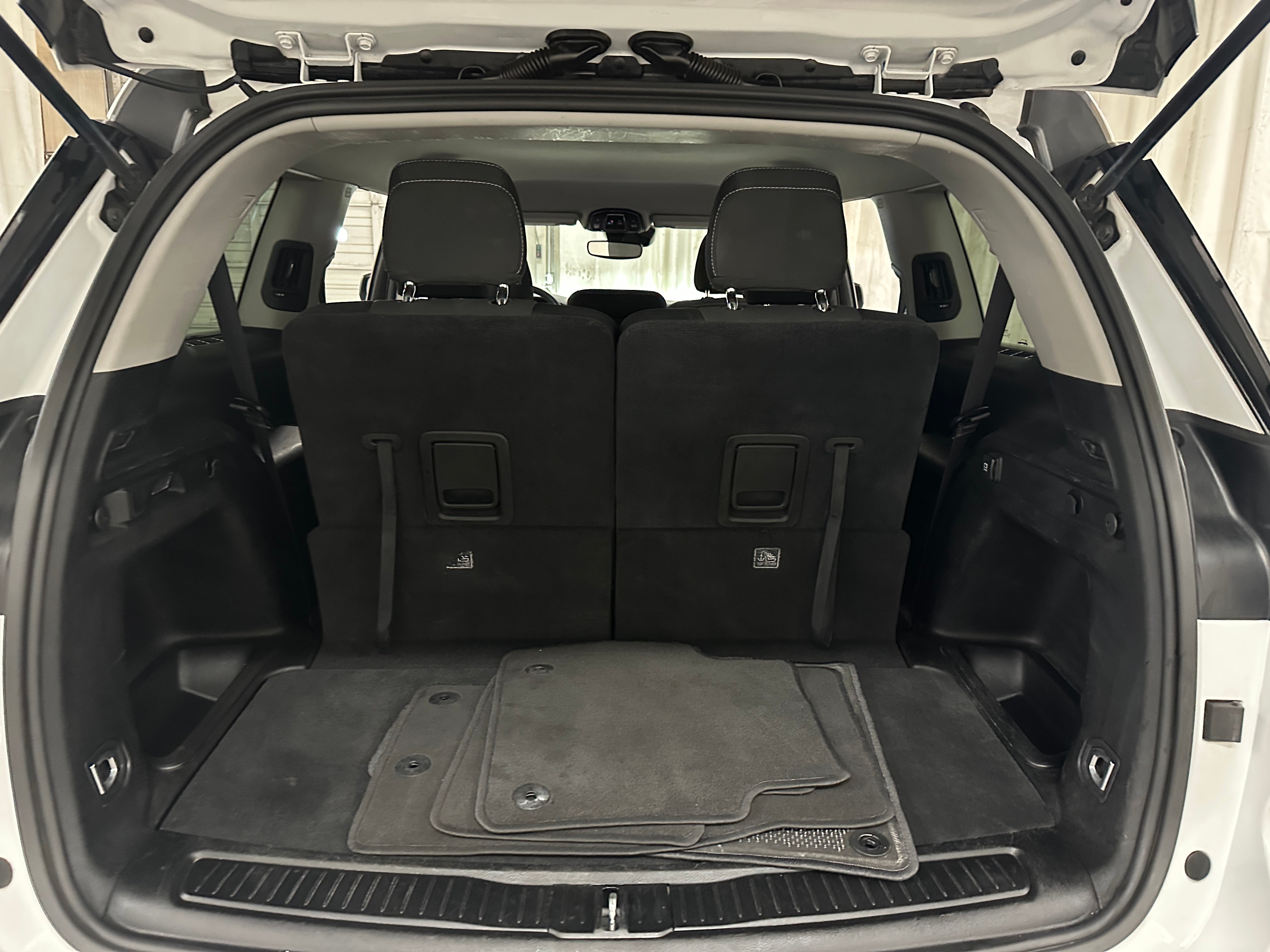 2023 Jeep Grand Cherokee L Laredo 7