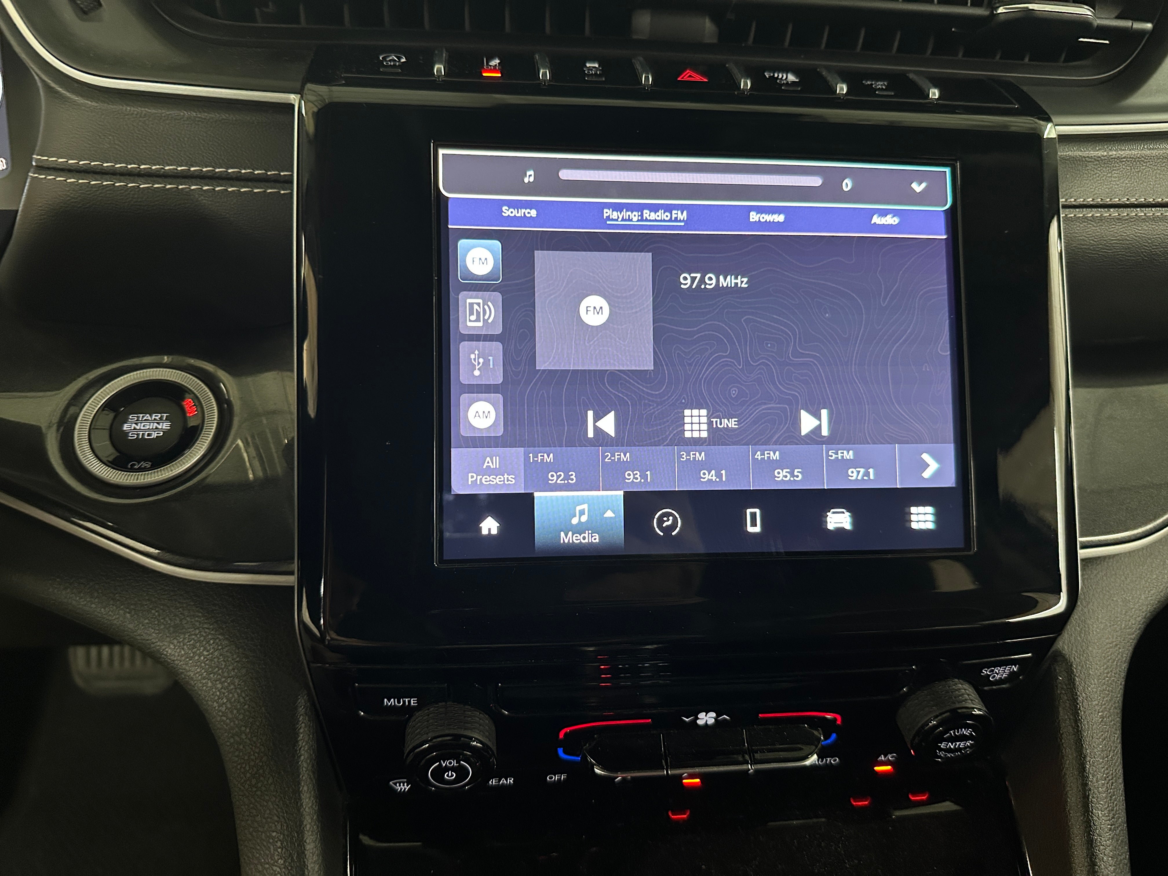 2023 Jeep Grand Cherokee L Laredo 4