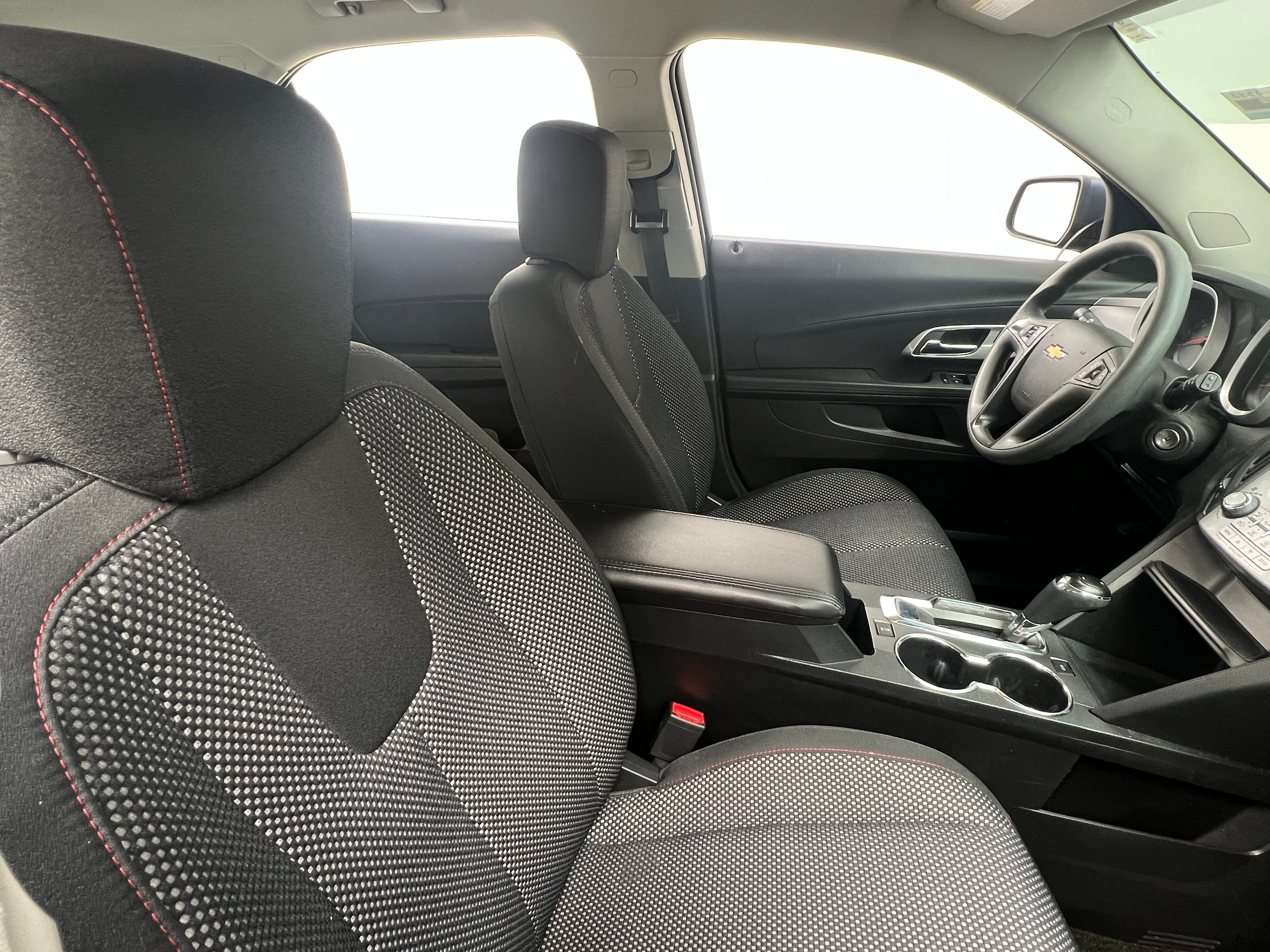 2017 Chevrolet Equinox LS 2