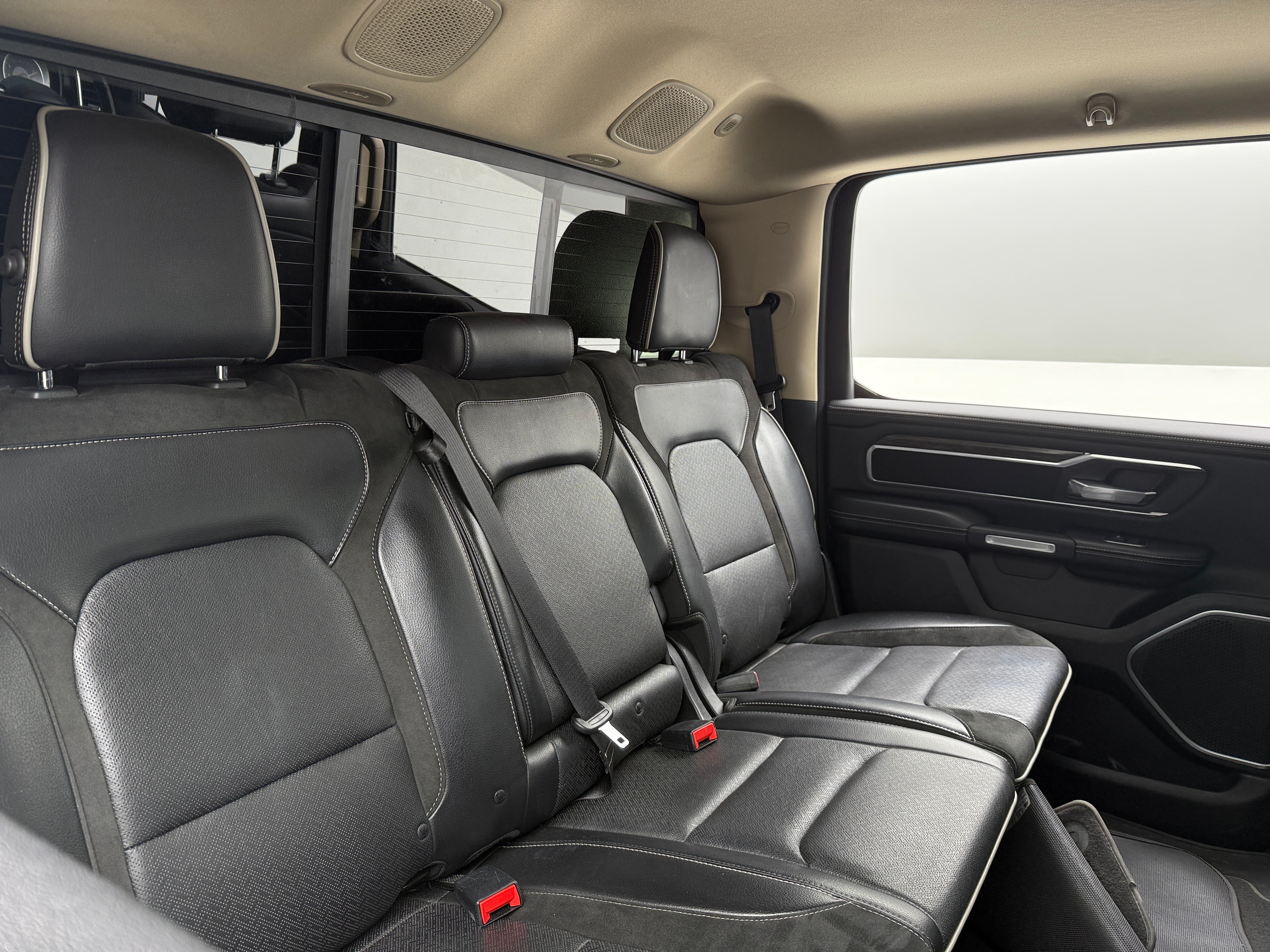 2019 RAM 1500 Laramie 5