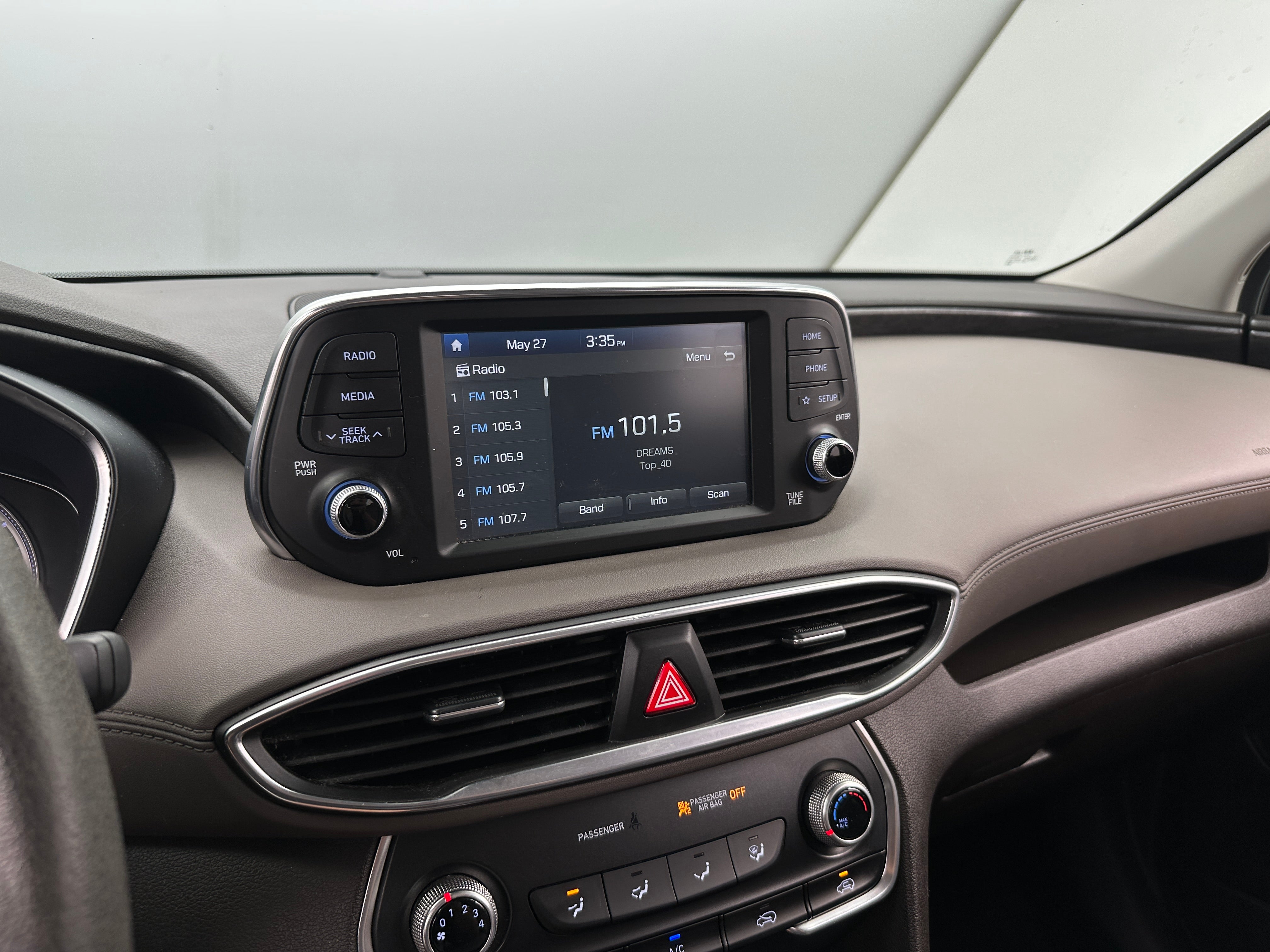 2019 Hyundai Santa Fe SE 4