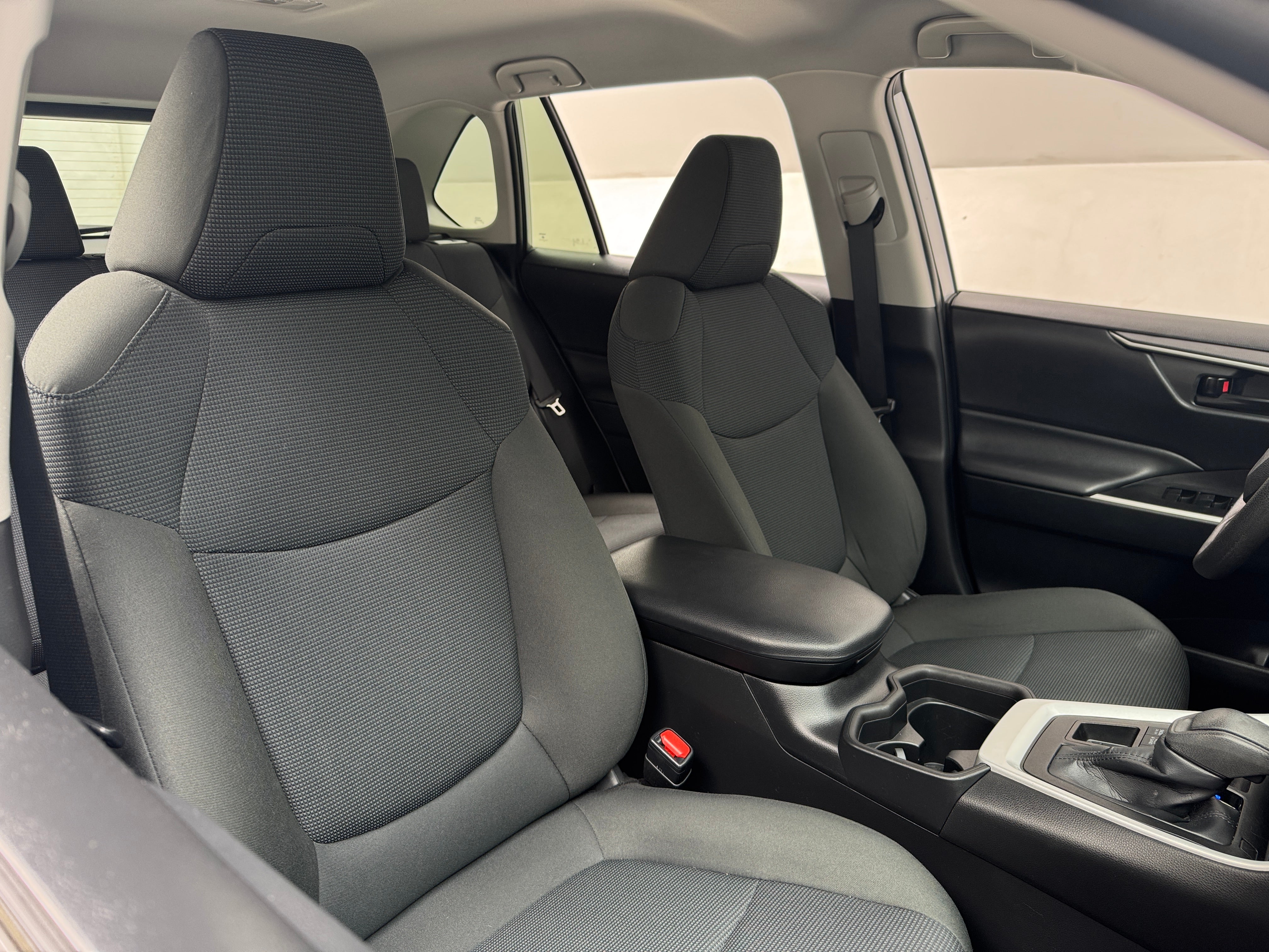 2021 Toyota RAV4 LE 2