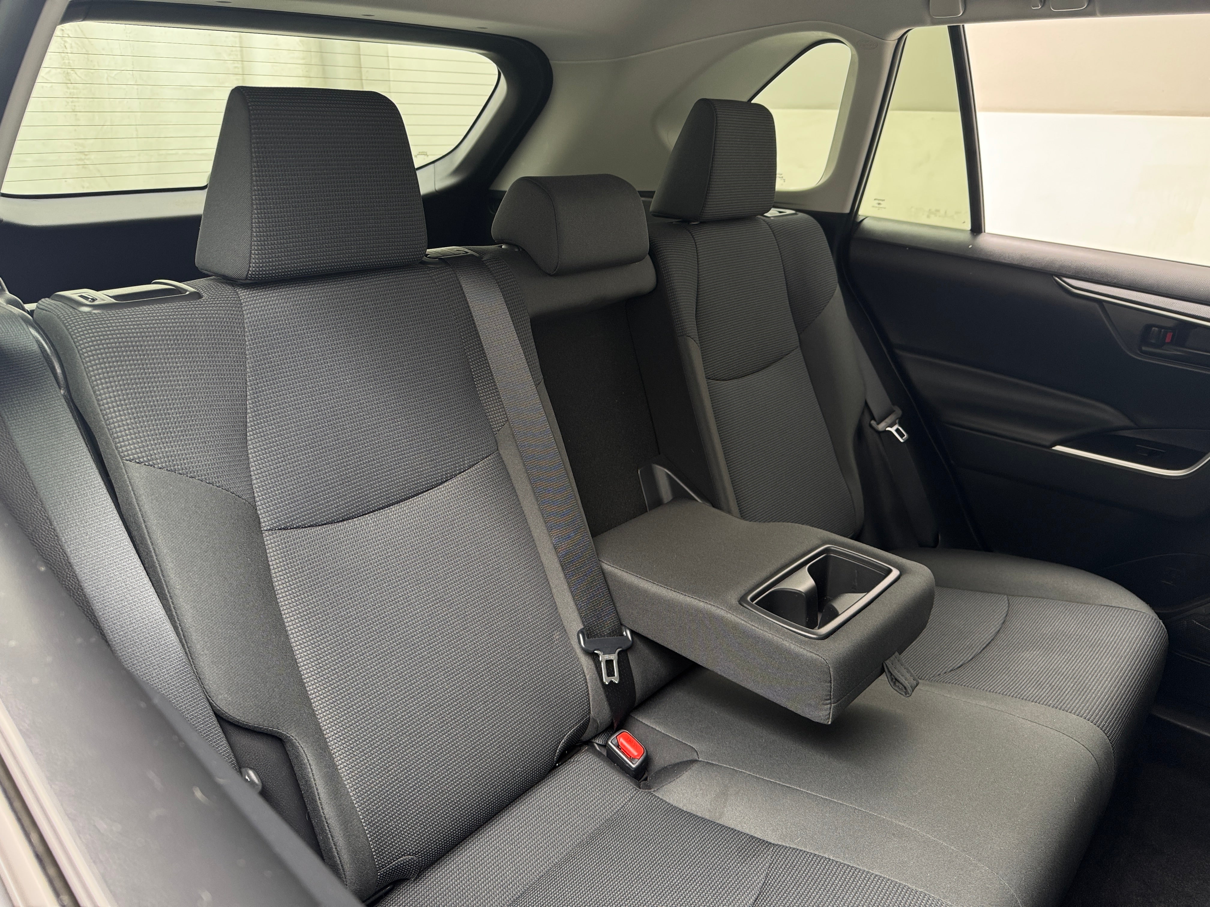 2021 Toyota RAV4 LE 6