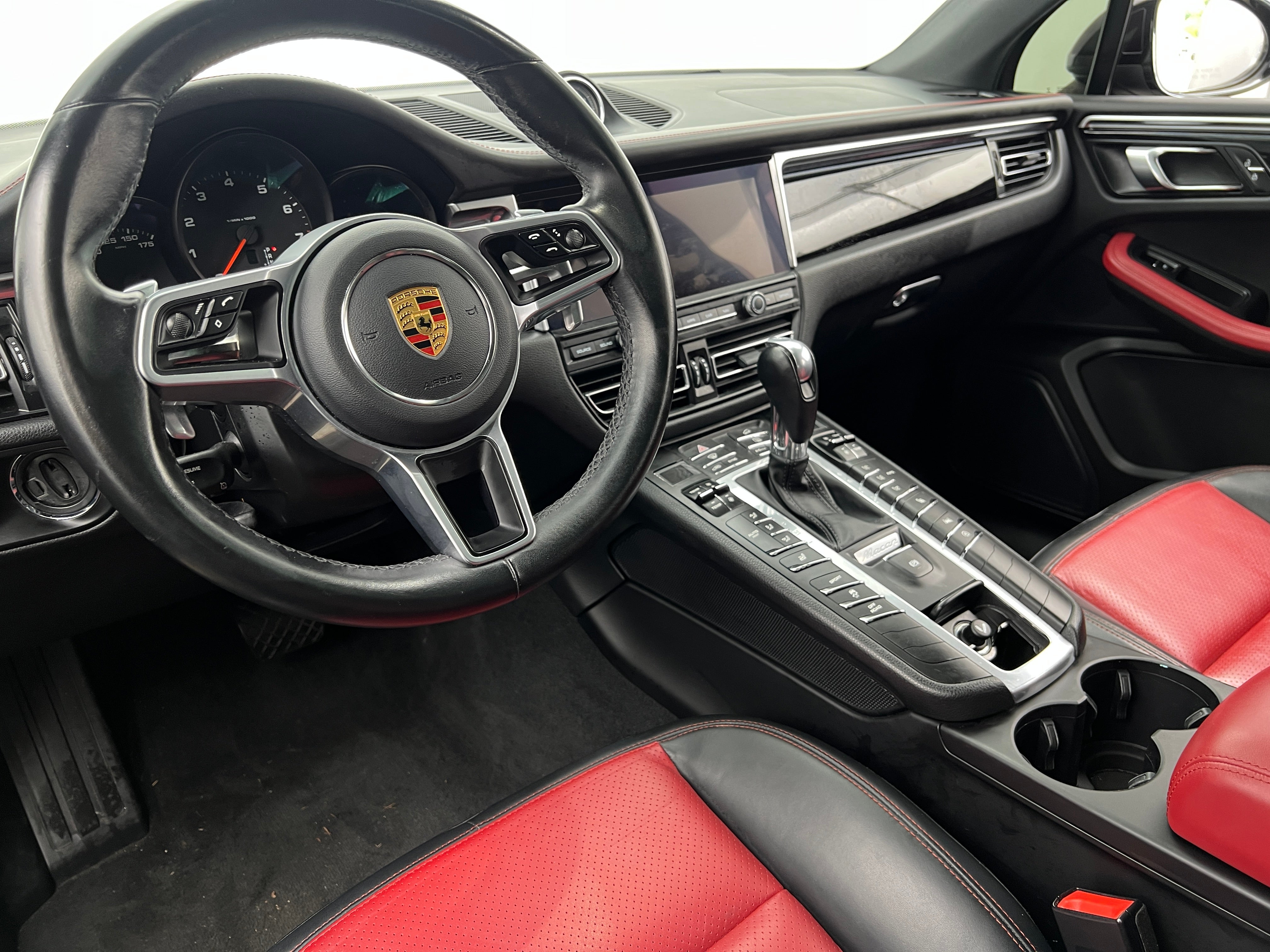 2020 Porsche Macan Base 2