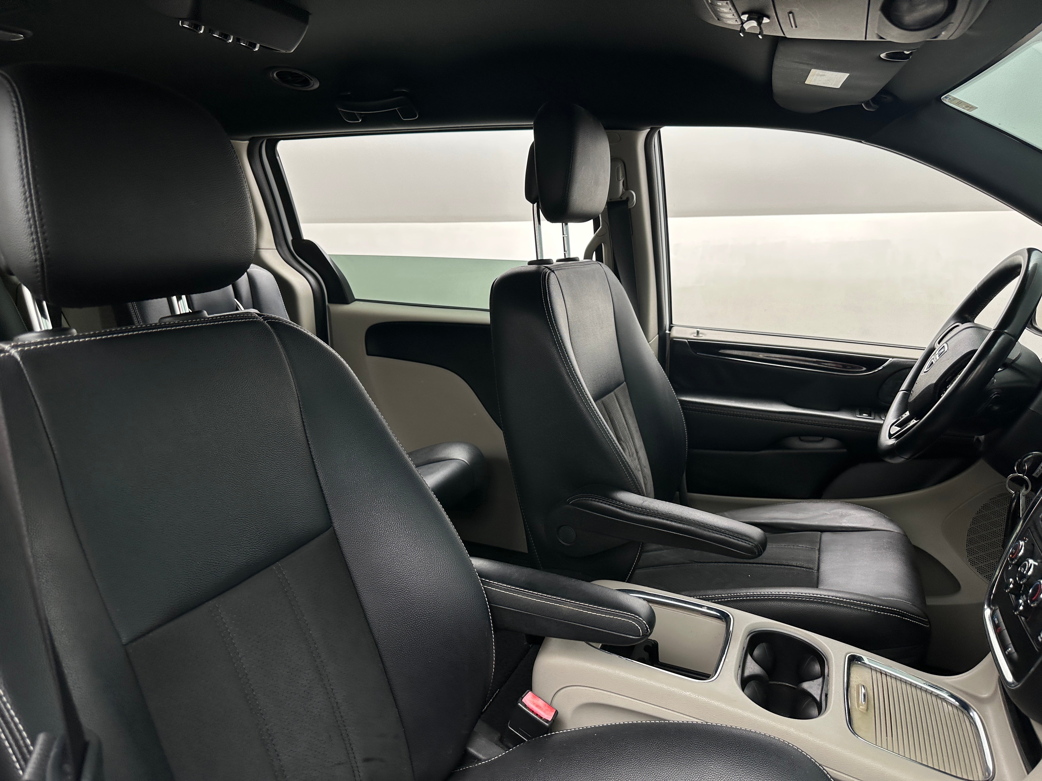 2019 Dodge Grand Caravan SXT 2