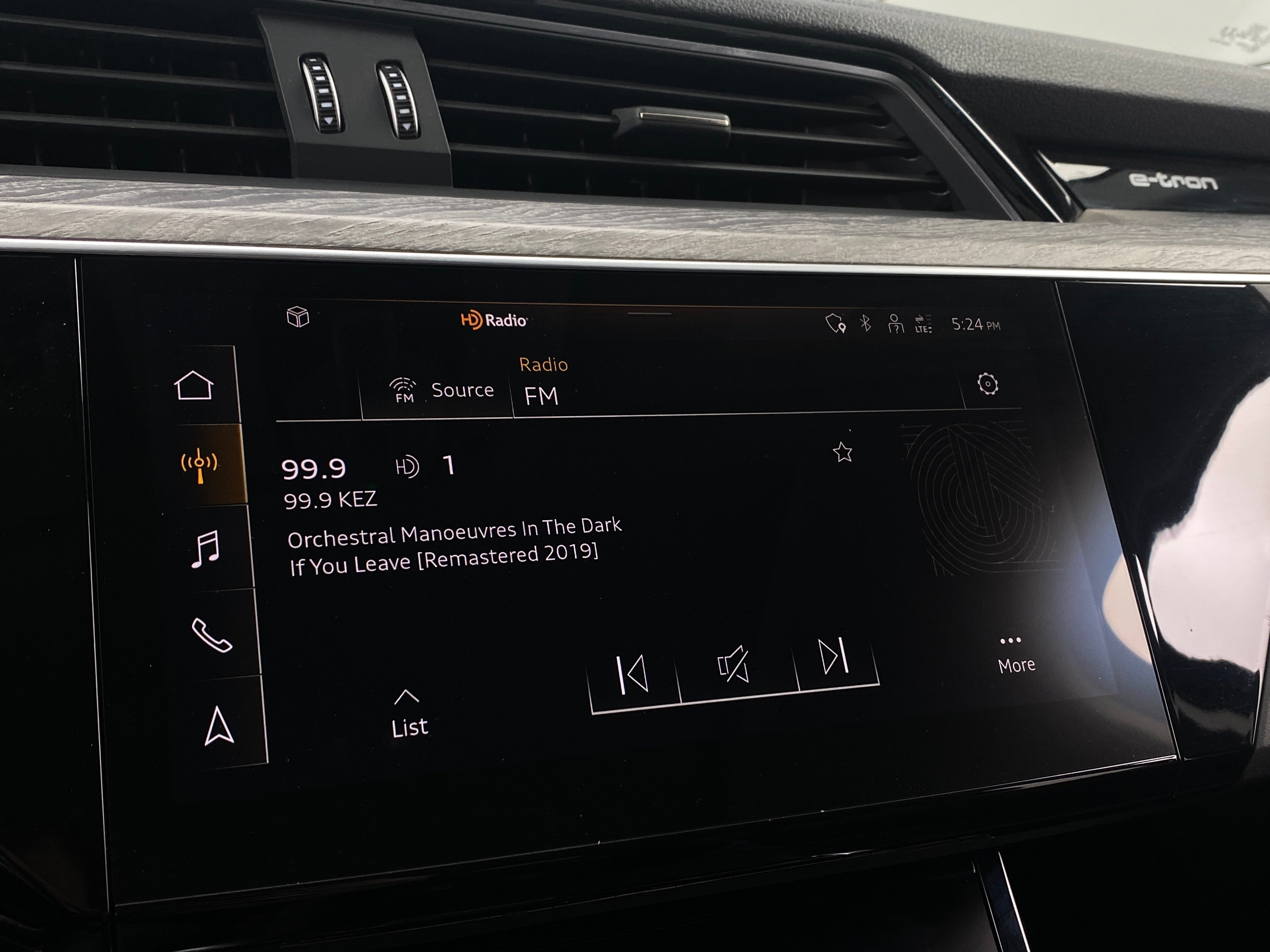2021 Audi e-tron Premium 3