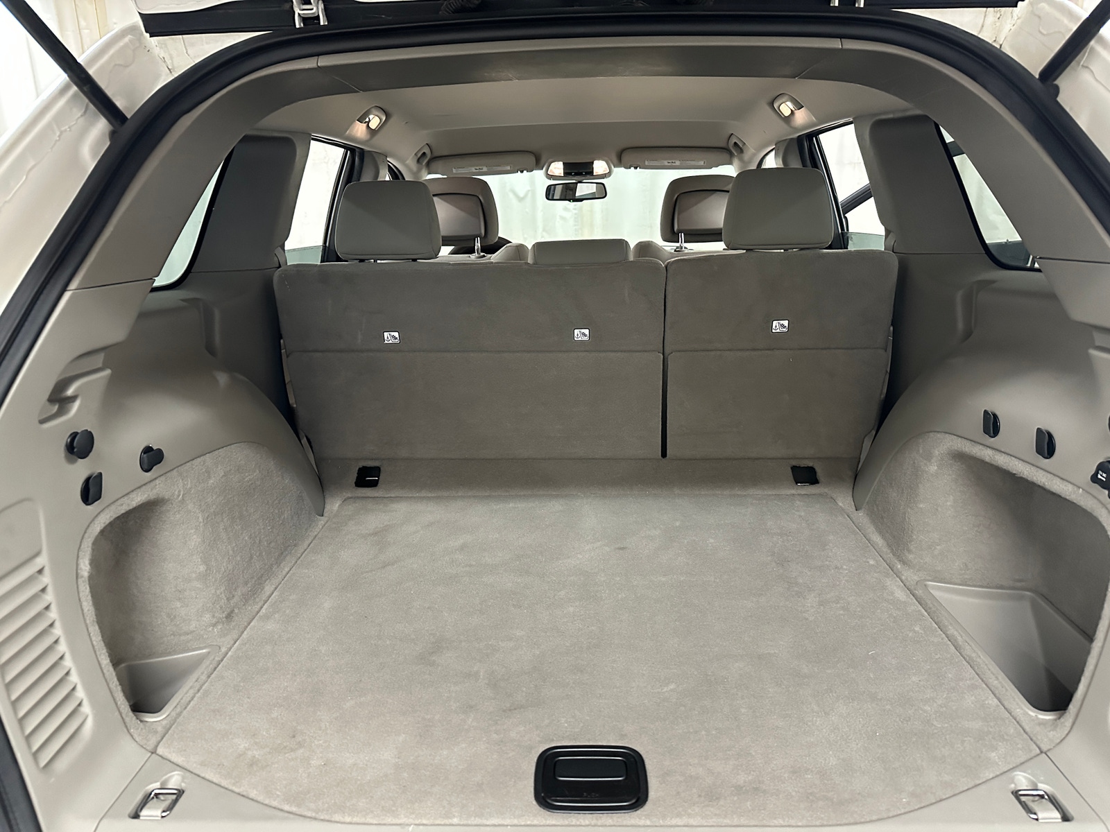 Thumbnail: 2012 Jeep Grand Cherokee - 7