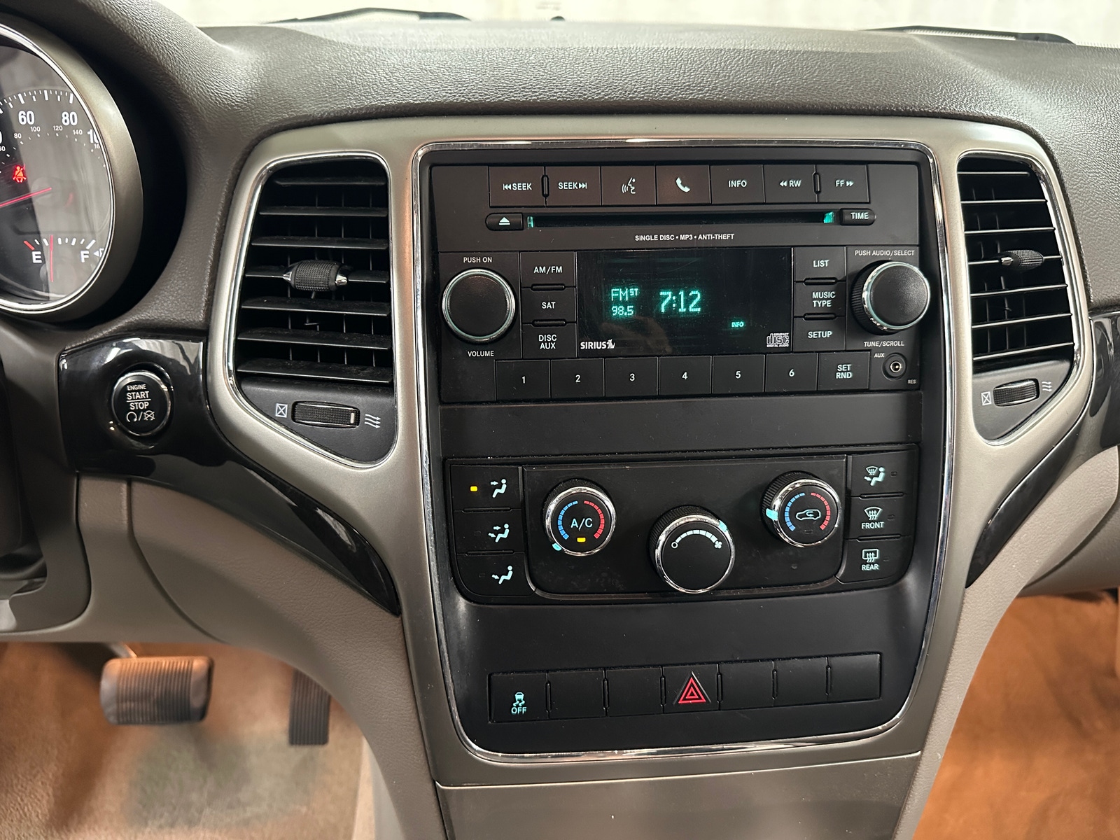 Thumbnail: 2012 Jeep Grand Cherokee - 4