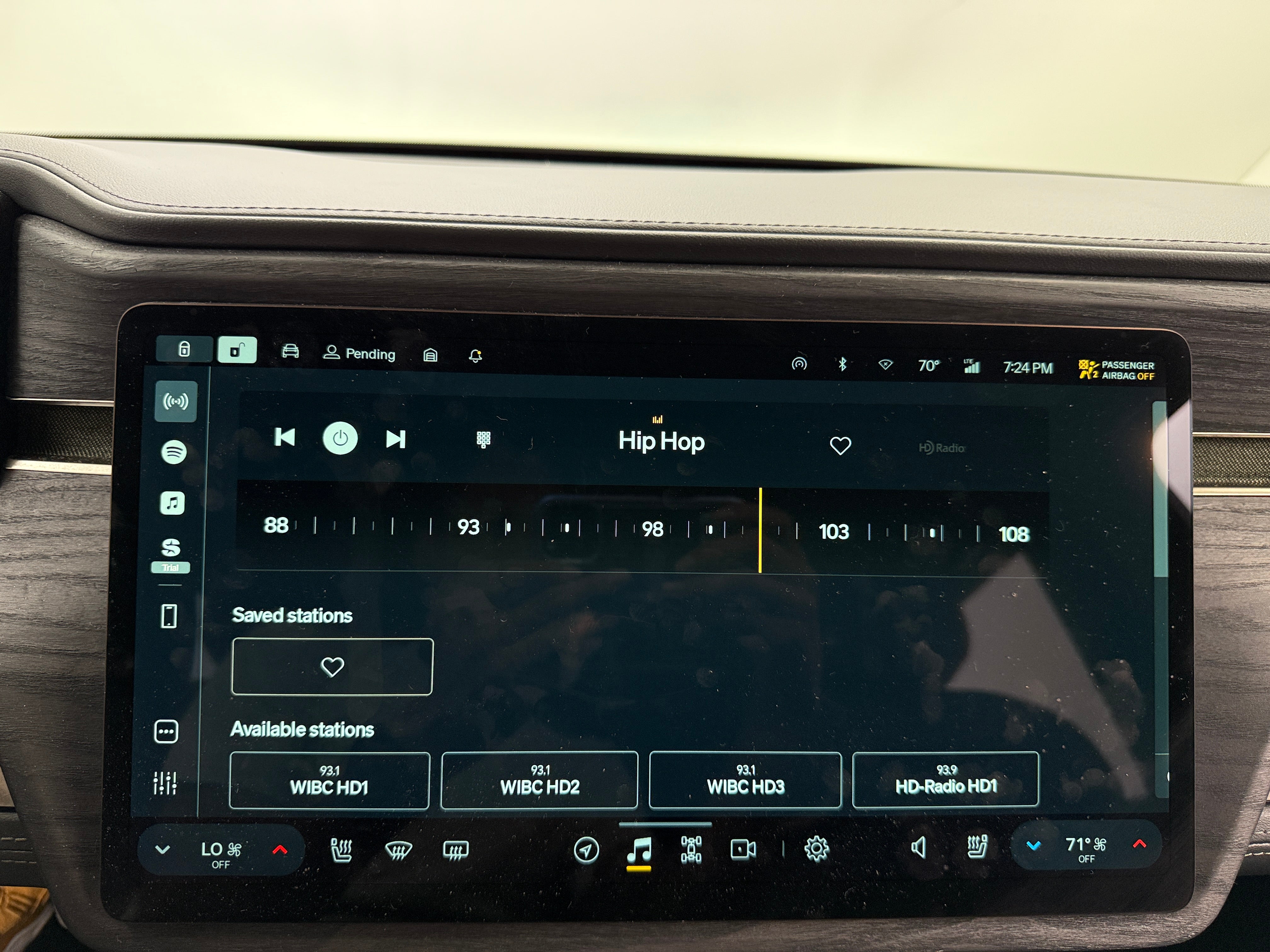 2023 Rivian R1S Adventure 3