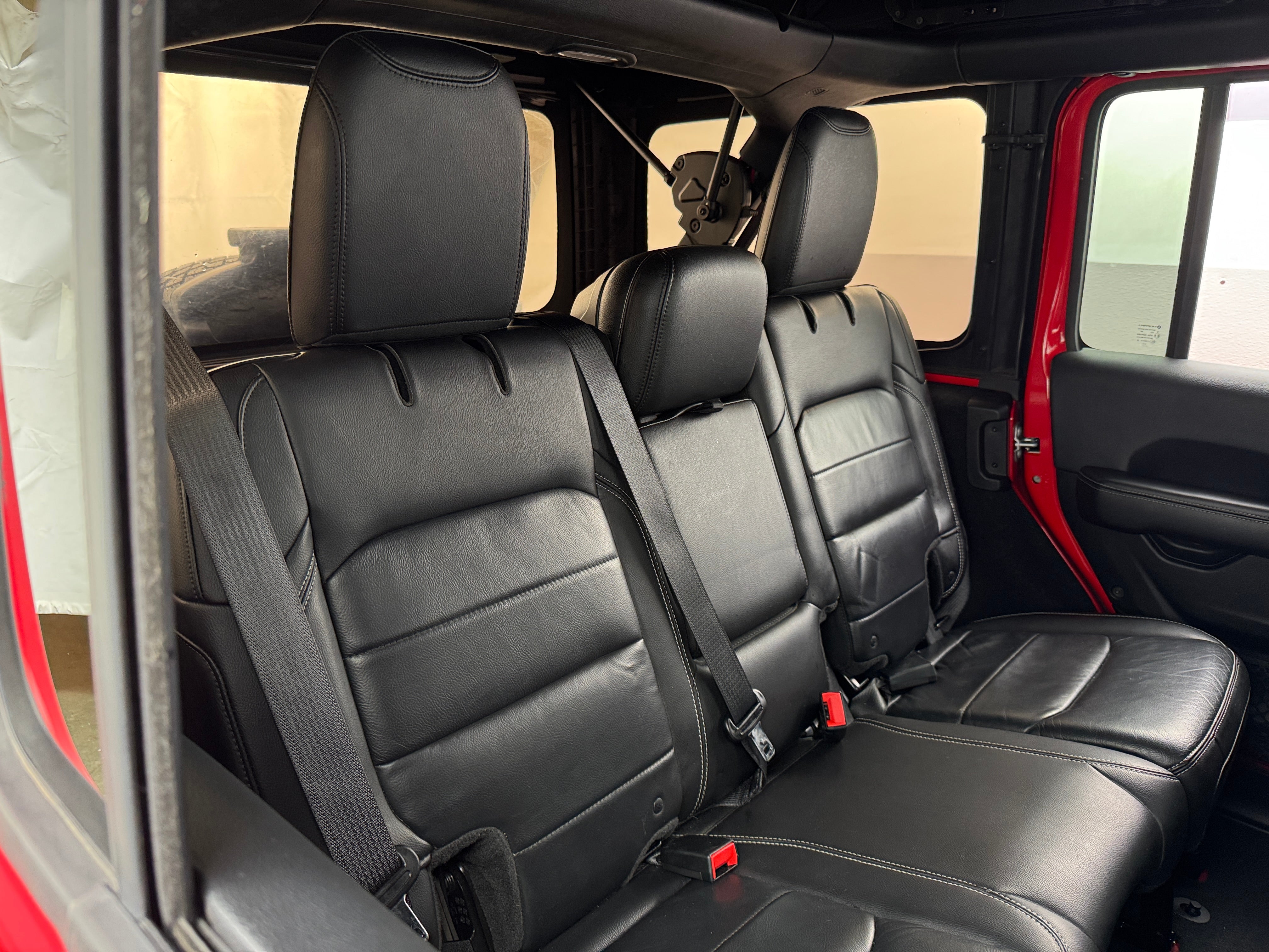 2018 Jeep Wrangler Unlimited Sahara 5