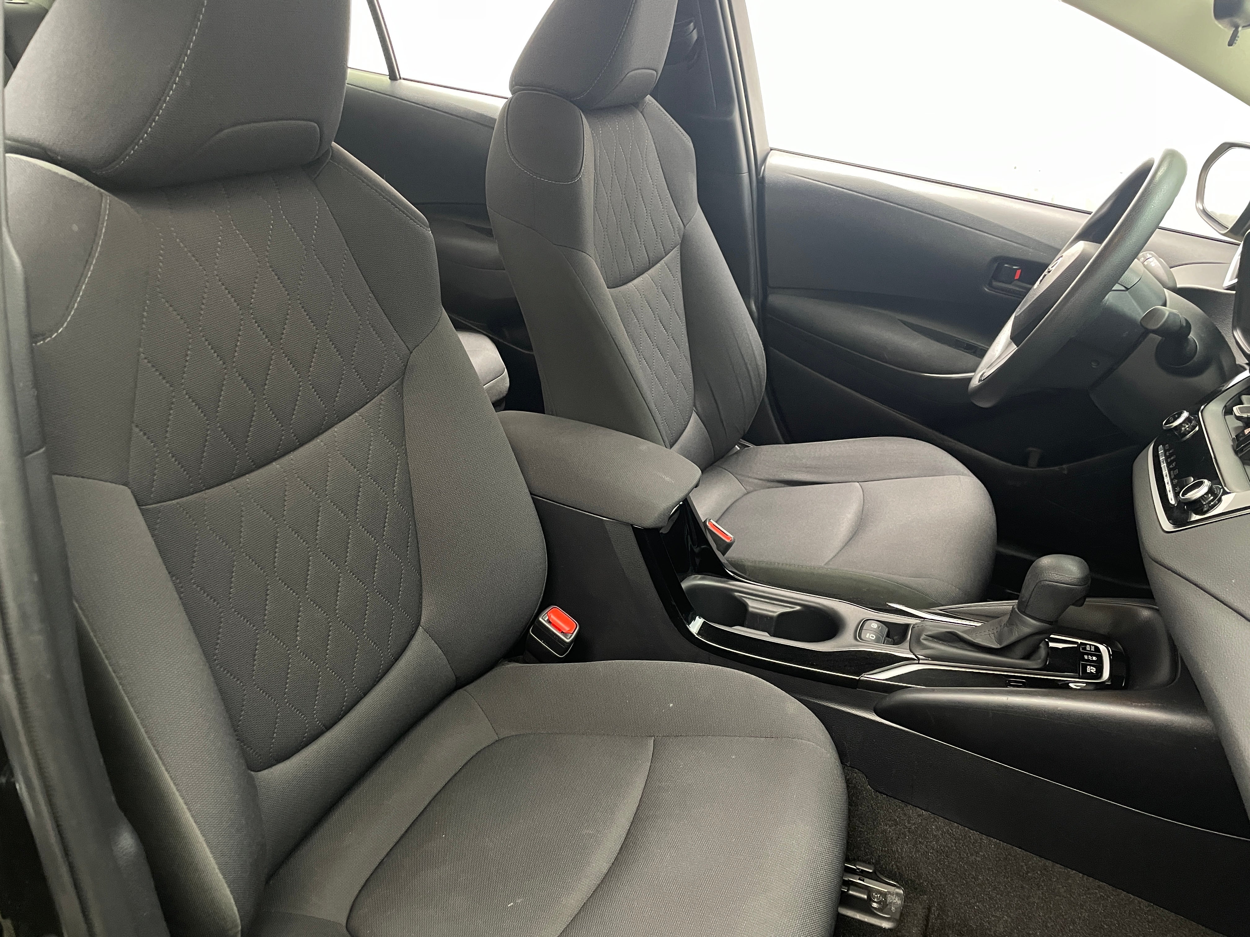 2022 Toyota Corolla LE 2