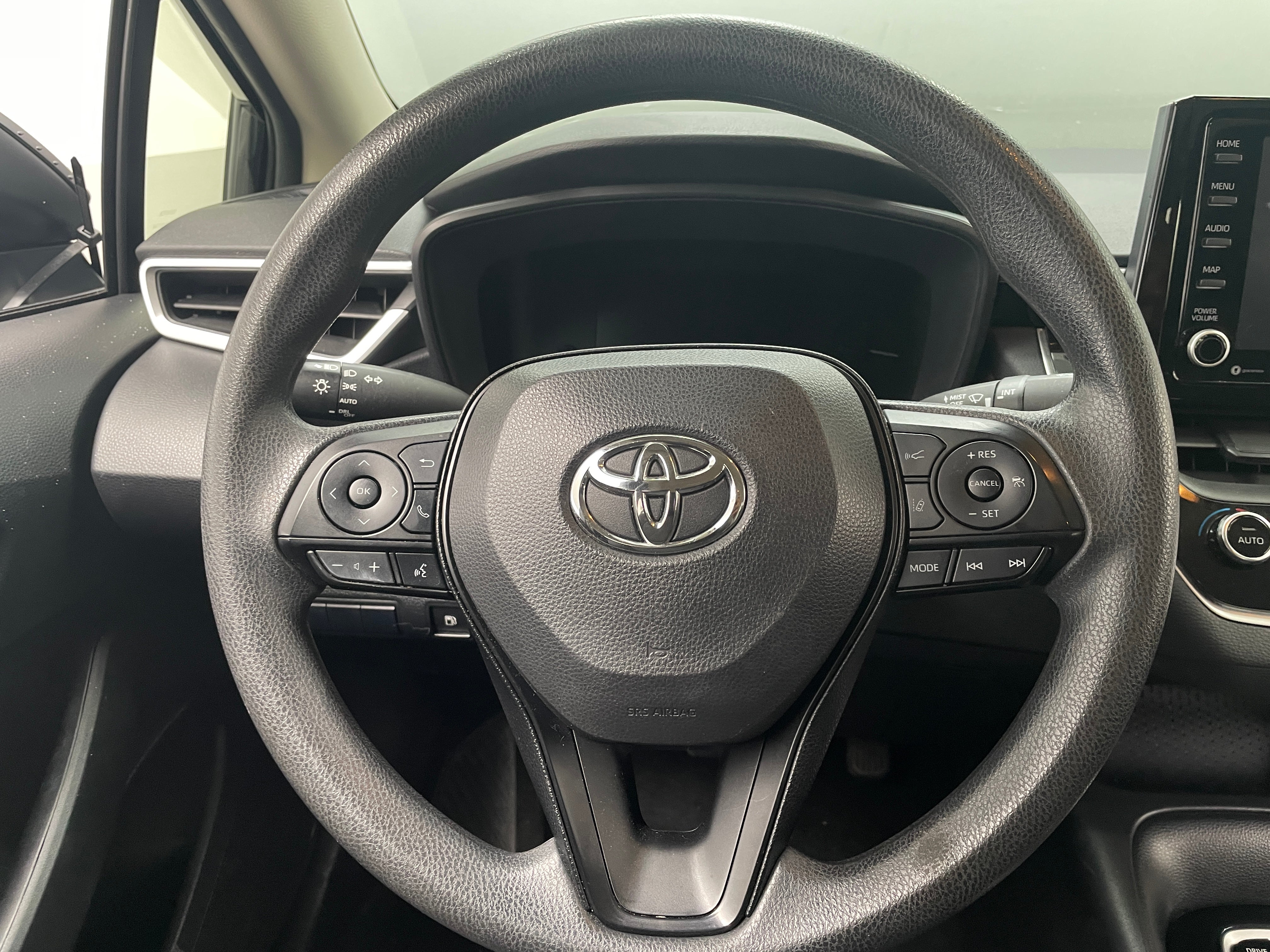 2022 Toyota Corolla LE 5