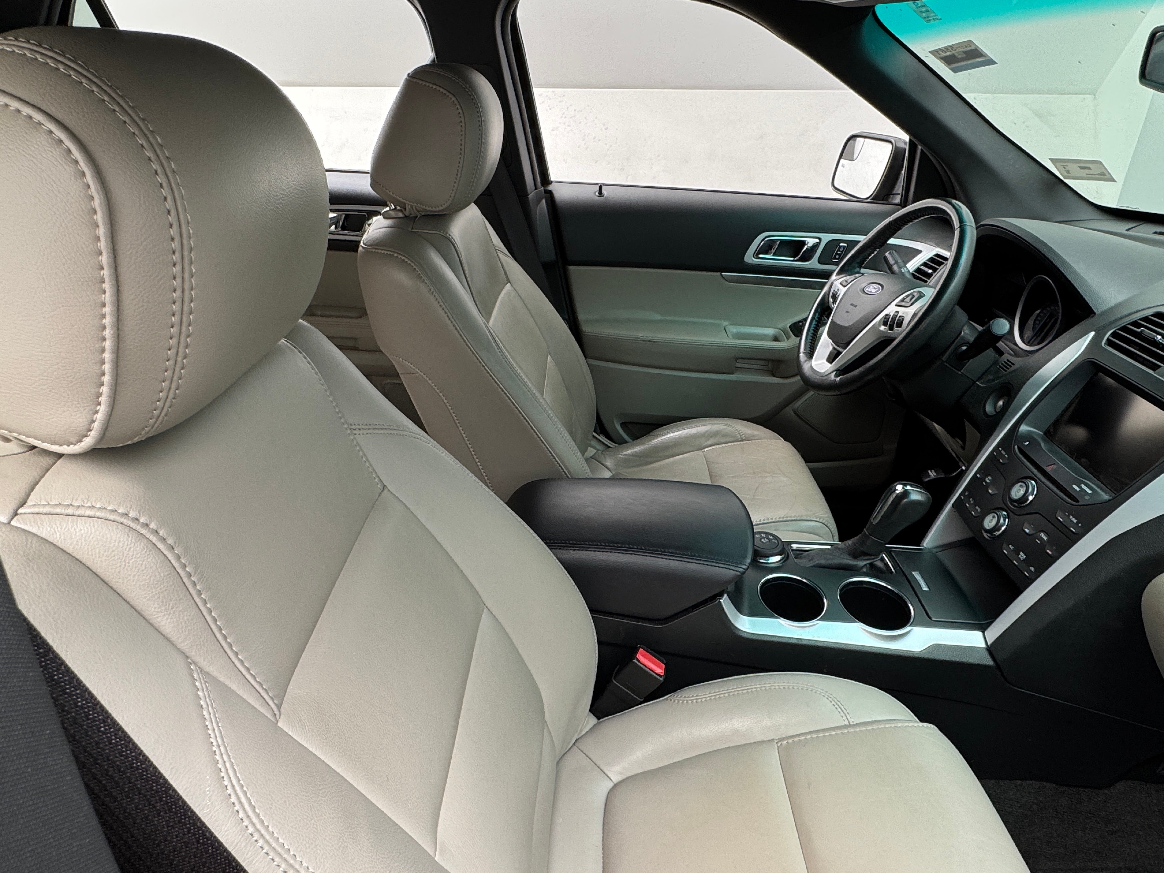 2012 Ford Explorer XLT 2