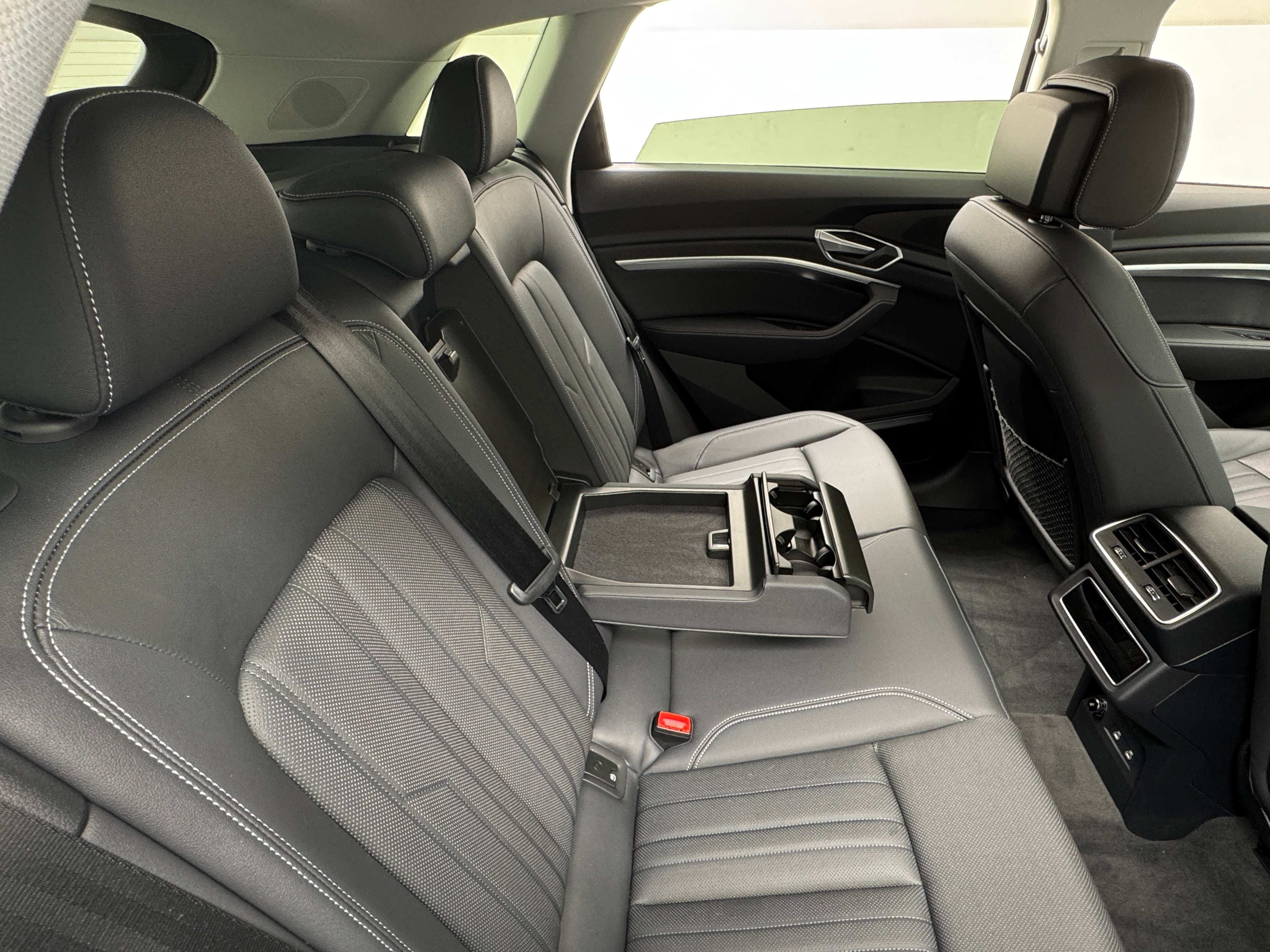 2022 Audi e-tron Premium Plus 5