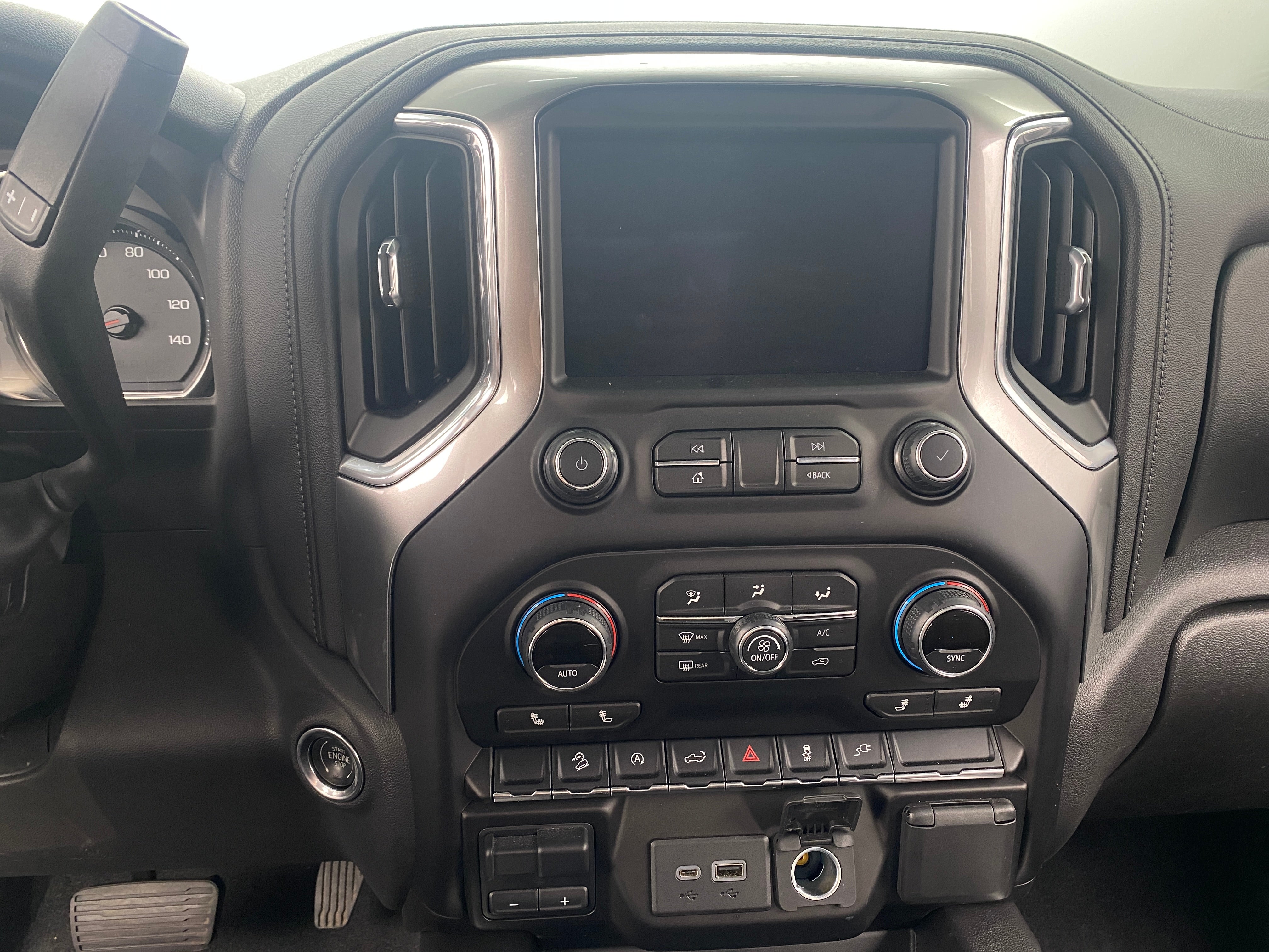 2020 Chevrolet Silverado 1500 RST 4