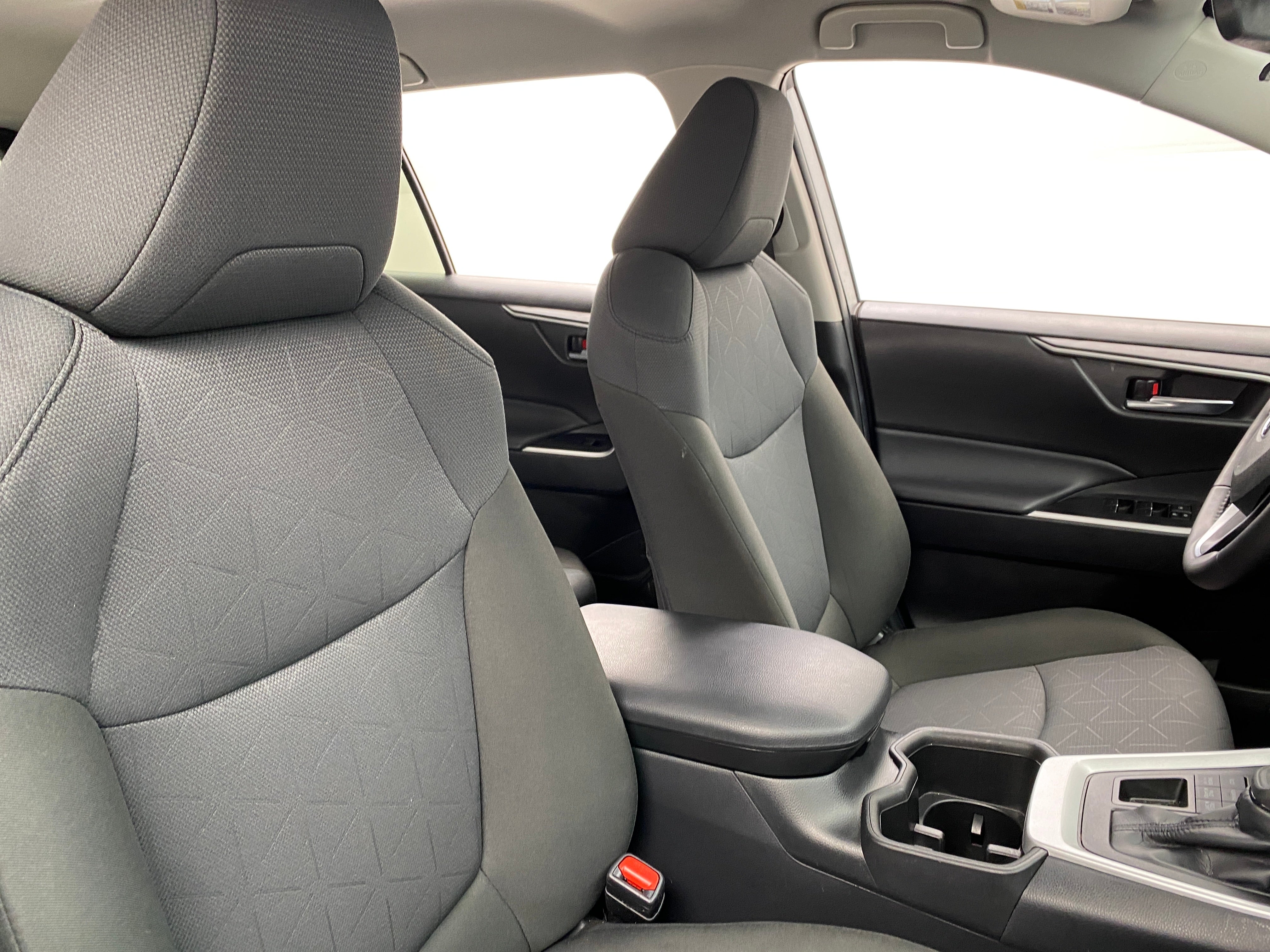 2024 Toyota RAV4 XLE 2