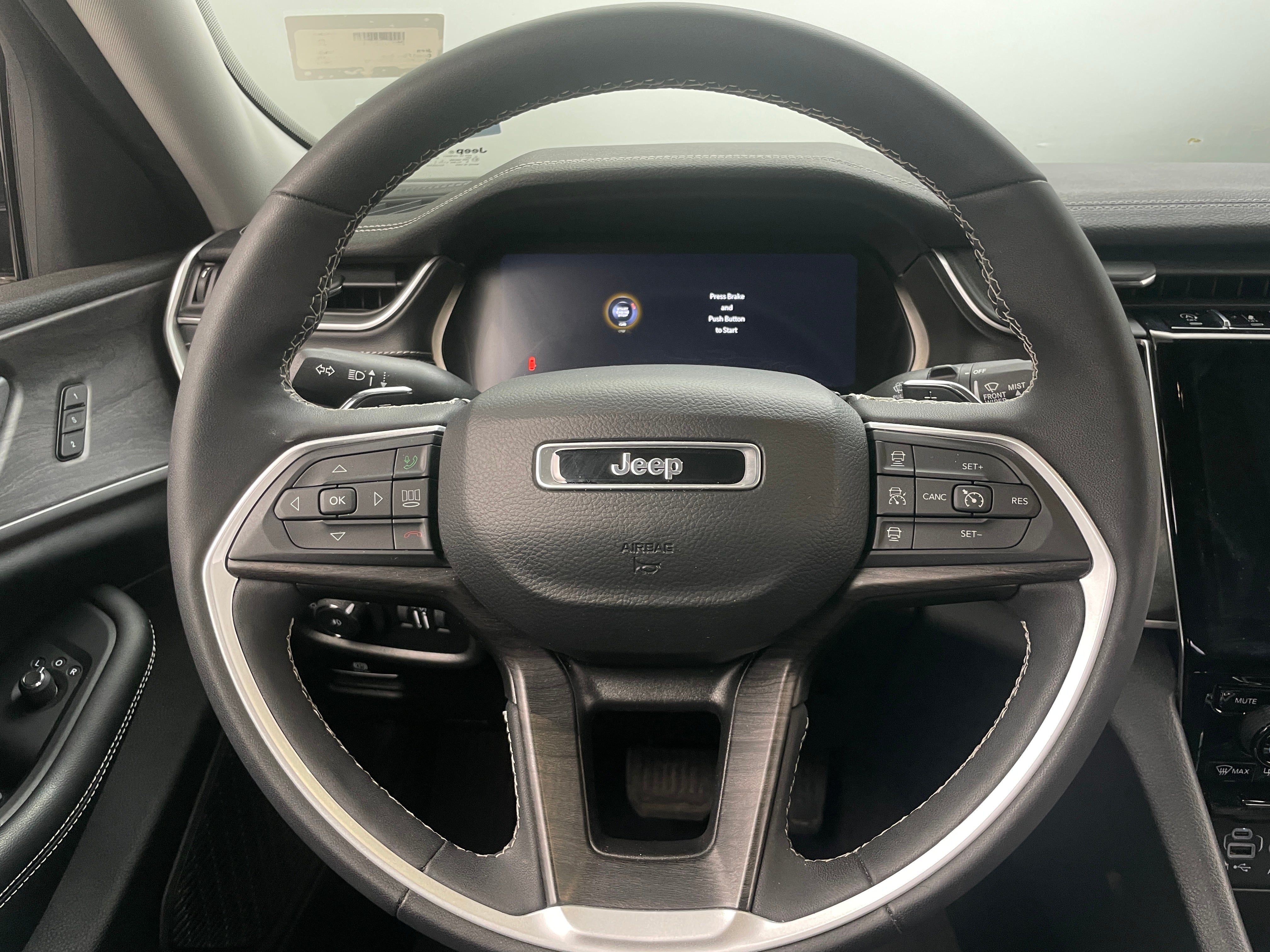 2023 Jeep Grand Cherokee Limited Edition 4